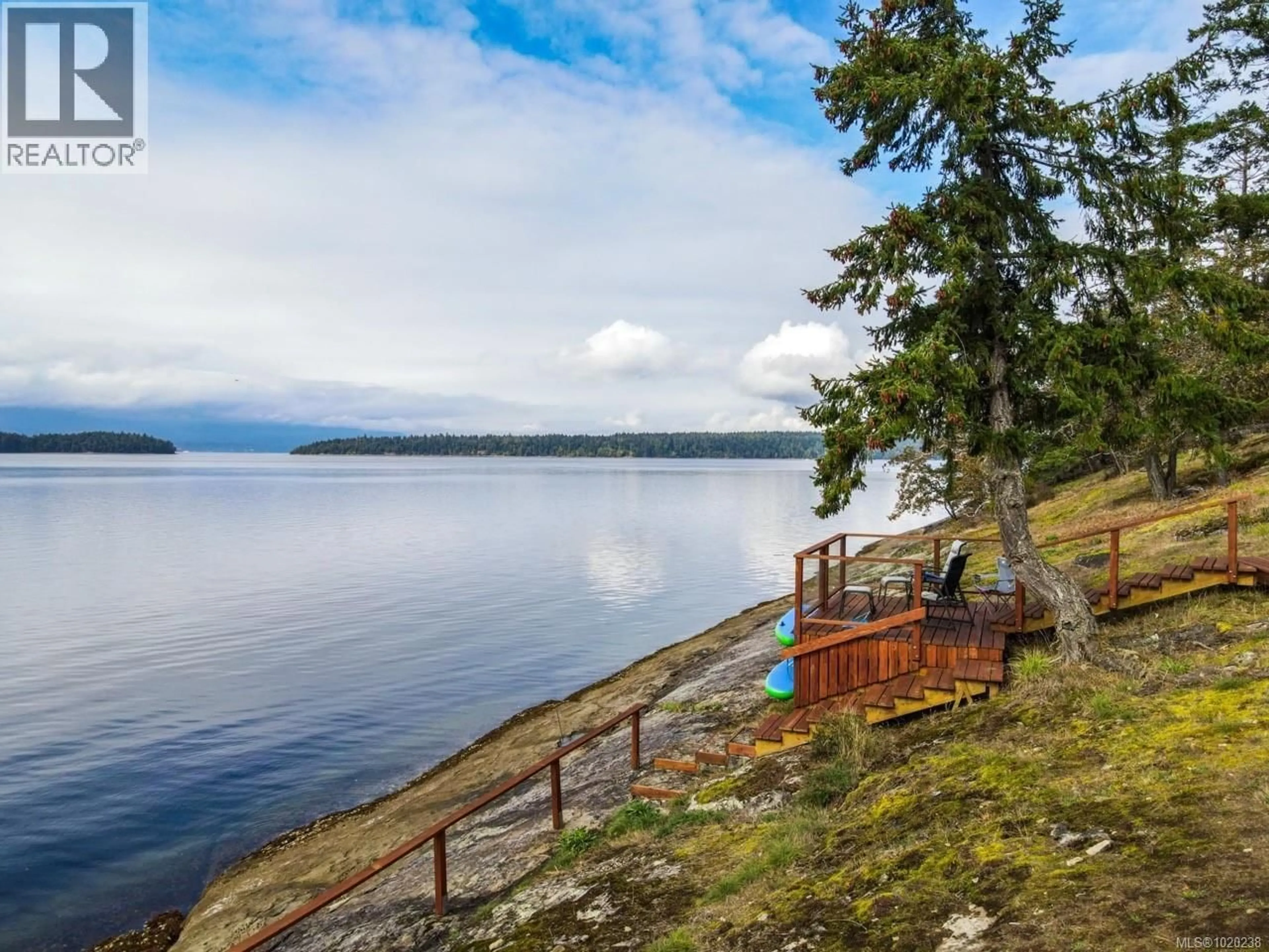 Patio, water/lake/river/ocean view for 214 DOGWOOD LANE, Salt Spring British Columbia V8K1A4