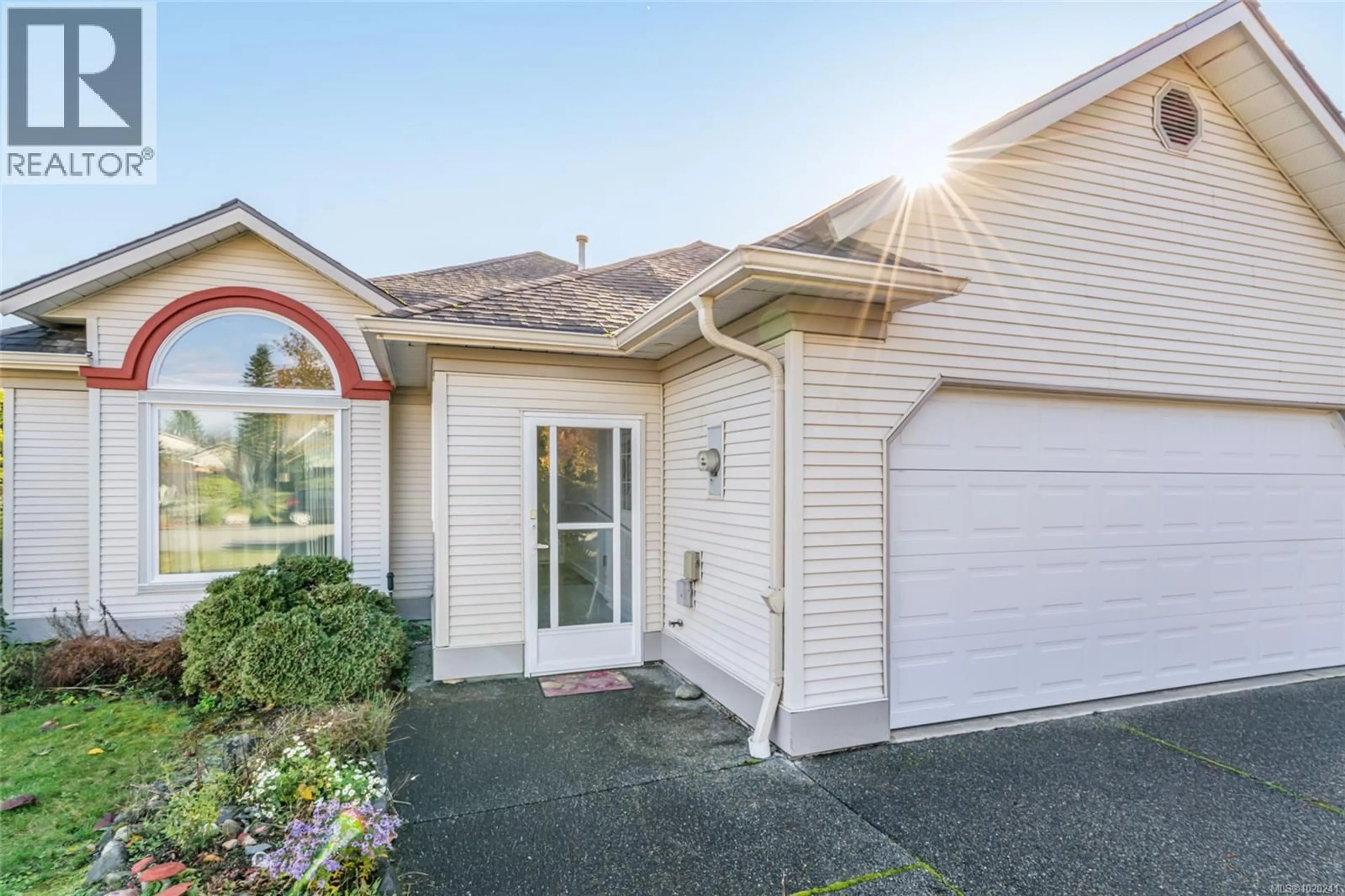 Home with vinyl exterior material, street for 361 4TH AVE EXTENSION, Ladysmith British Columbia V9G1T4