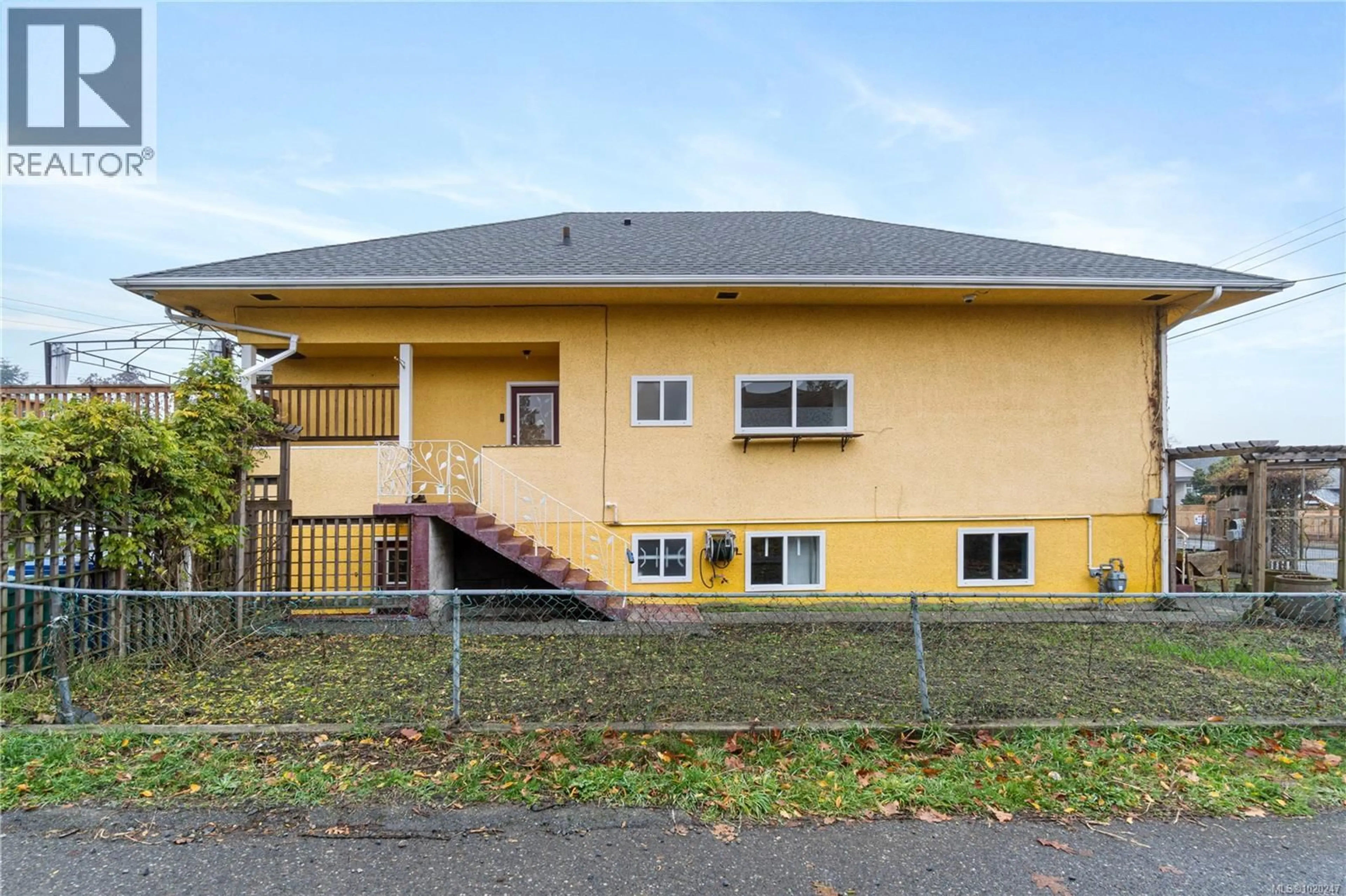 Patio, building for 534 NICOL STREET, Nanaimo British Columbia V9R4T7