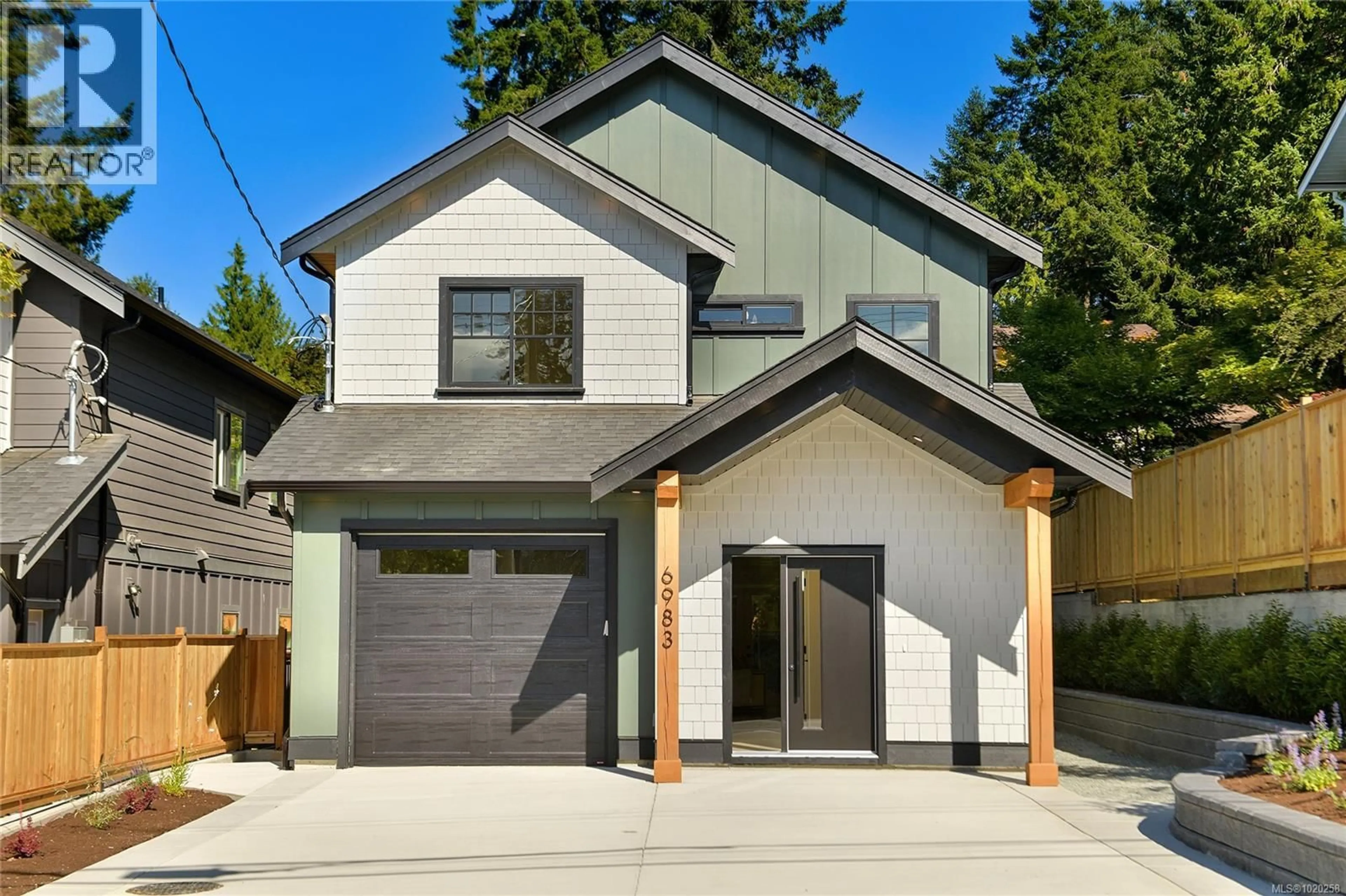 Home with vinyl exterior material, street for 6983 HAGAN ROAD, Central Saanich British Columbia V8M1B3