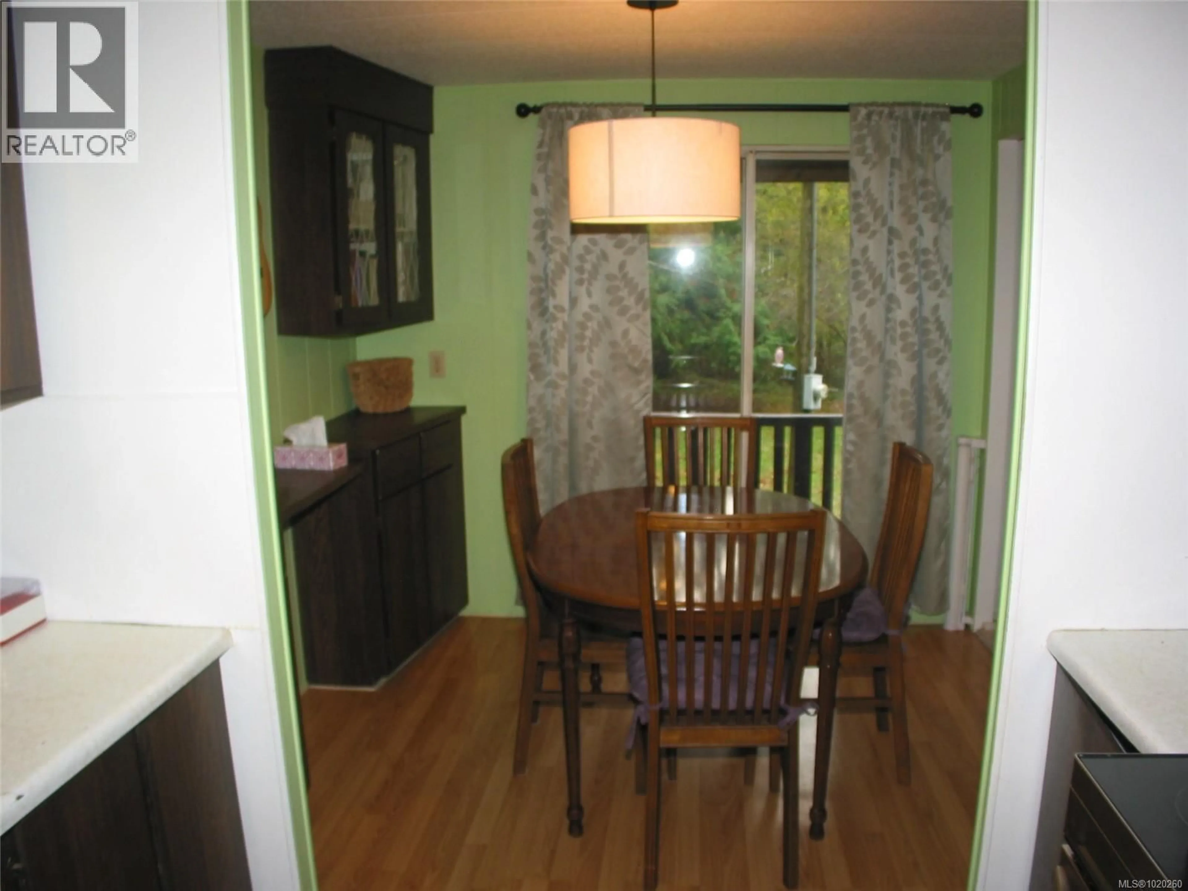 Dining room, wood/laminate floor for 1007 CEDARWOOD PLACE, Cobble Hill British Columbia V8H0G8
