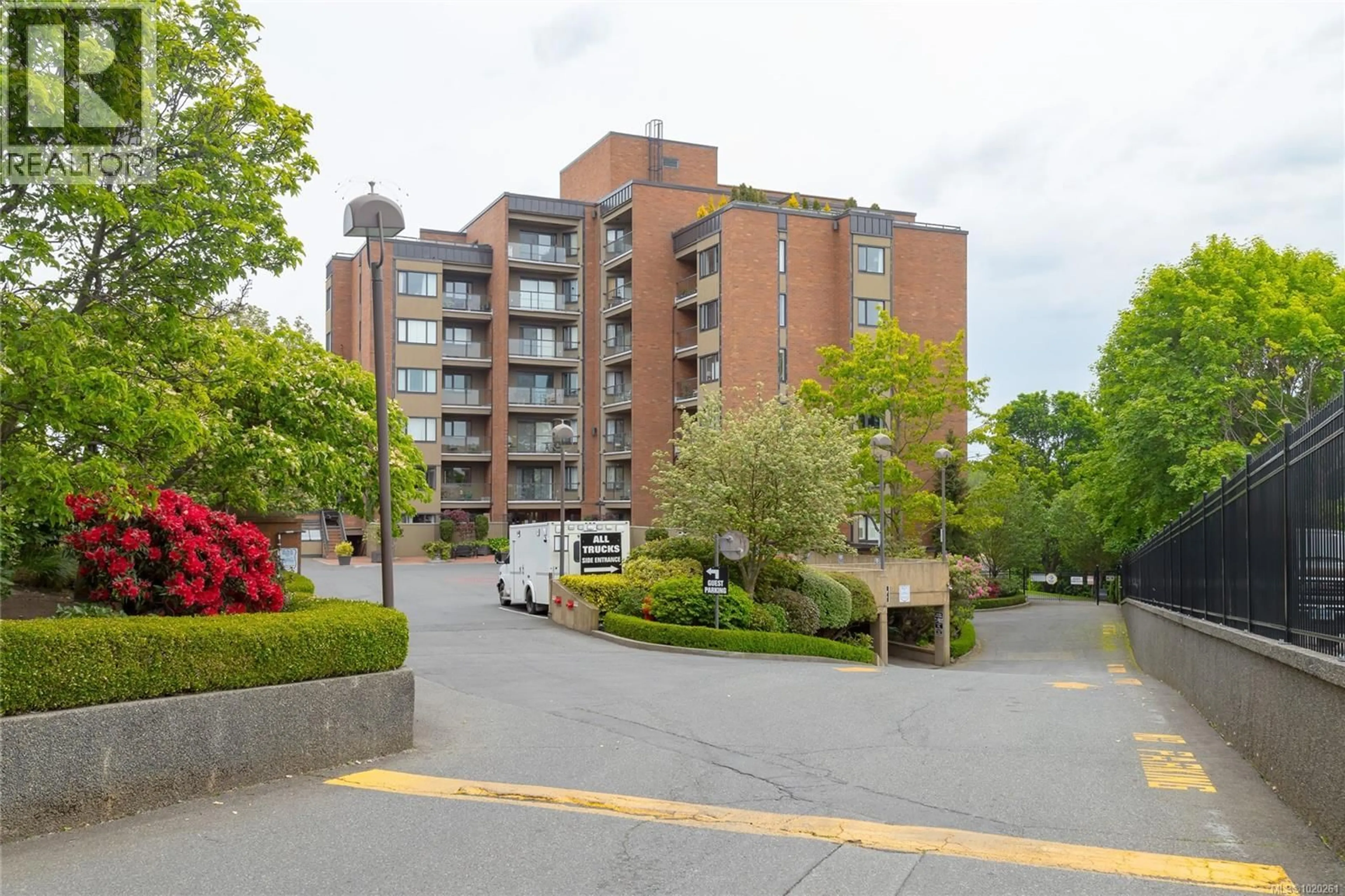 Unknown for 305 - 103 GORGE ROAD EAST, Victoria British Columbia V9A6Z2