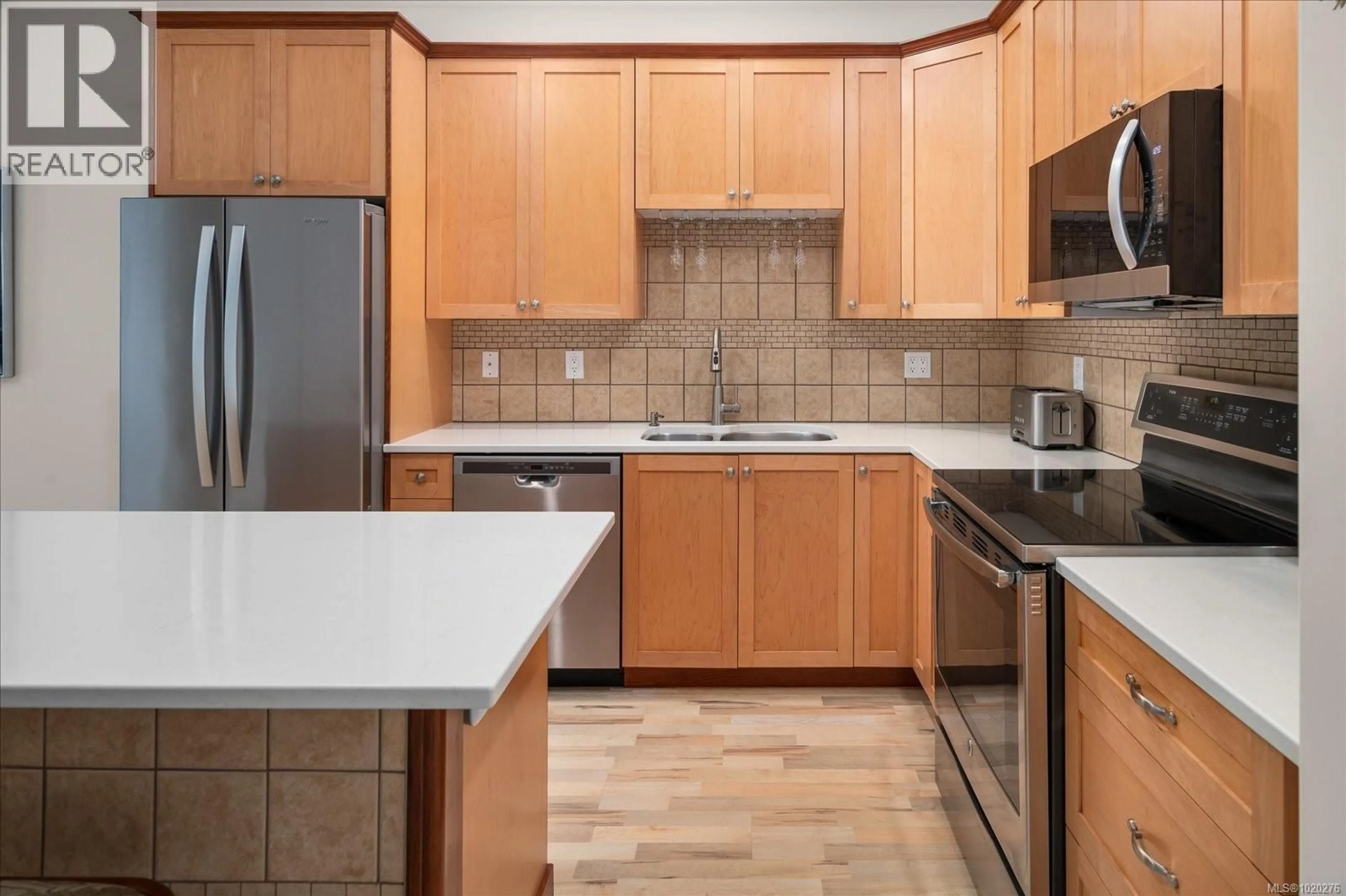 Standard kitchen, ceramic/tile floor for 3 - 399 WEMBLEY ROAD, Parksville British Columbia V9P0A6