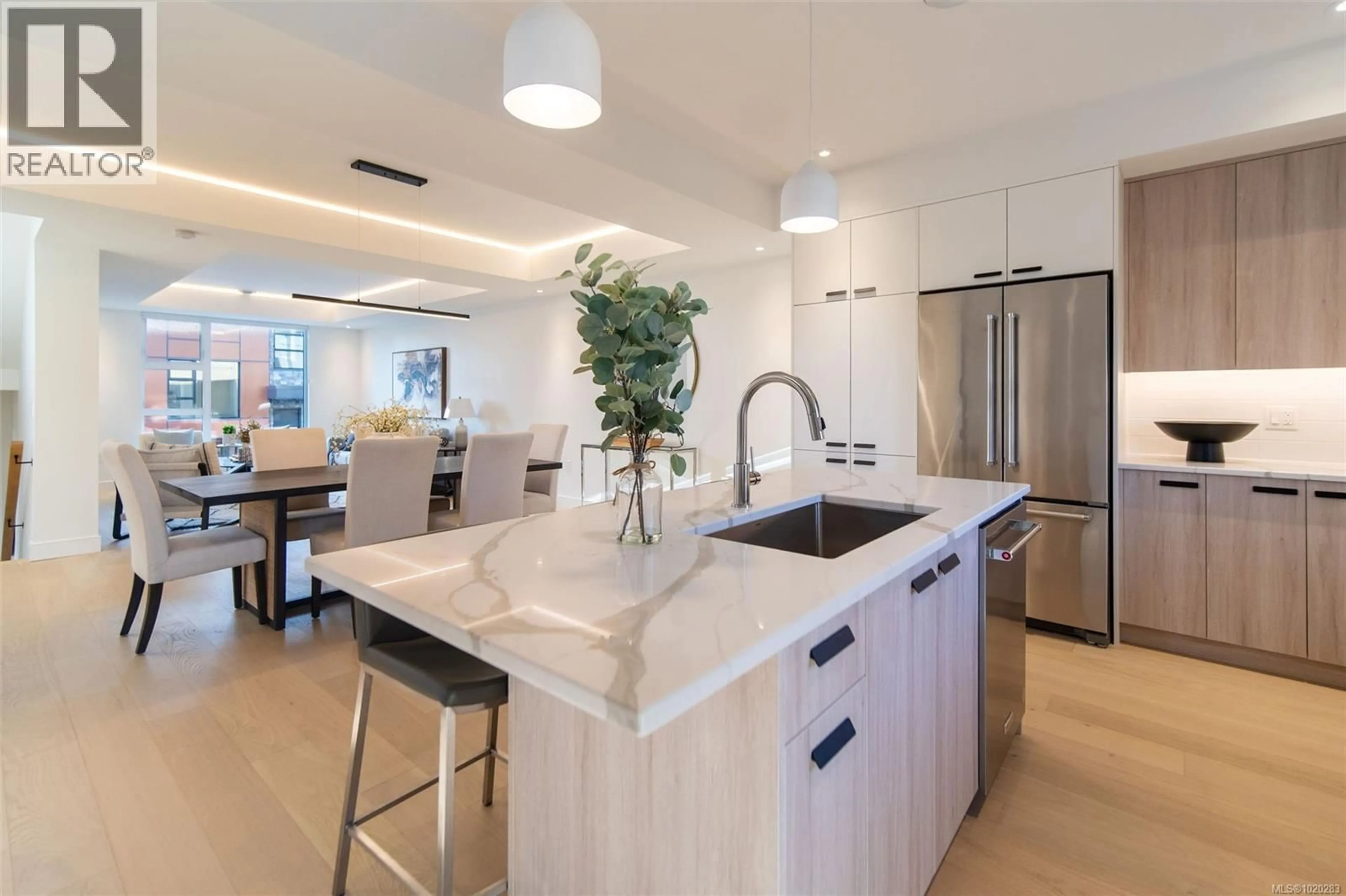 Contemporary kitchen, ceramic/tile floor for 11 - 4253 DIEPPE ROAD, Saanich British Columbia V8X2N2