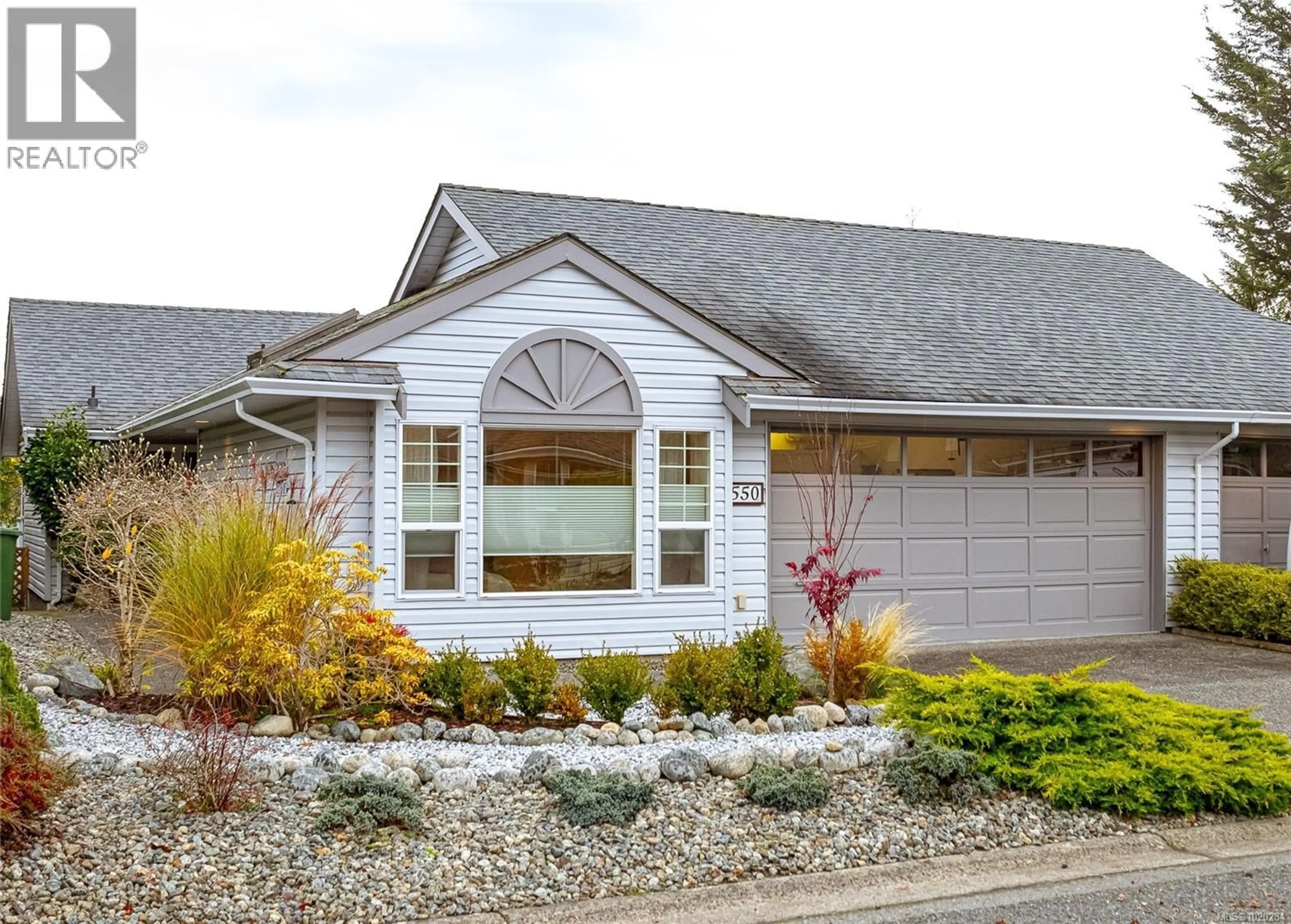 Home with vinyl exterior material, street for 550 FAIRWAYS PLACE, Cobble Hill British Columbia V8H0K8