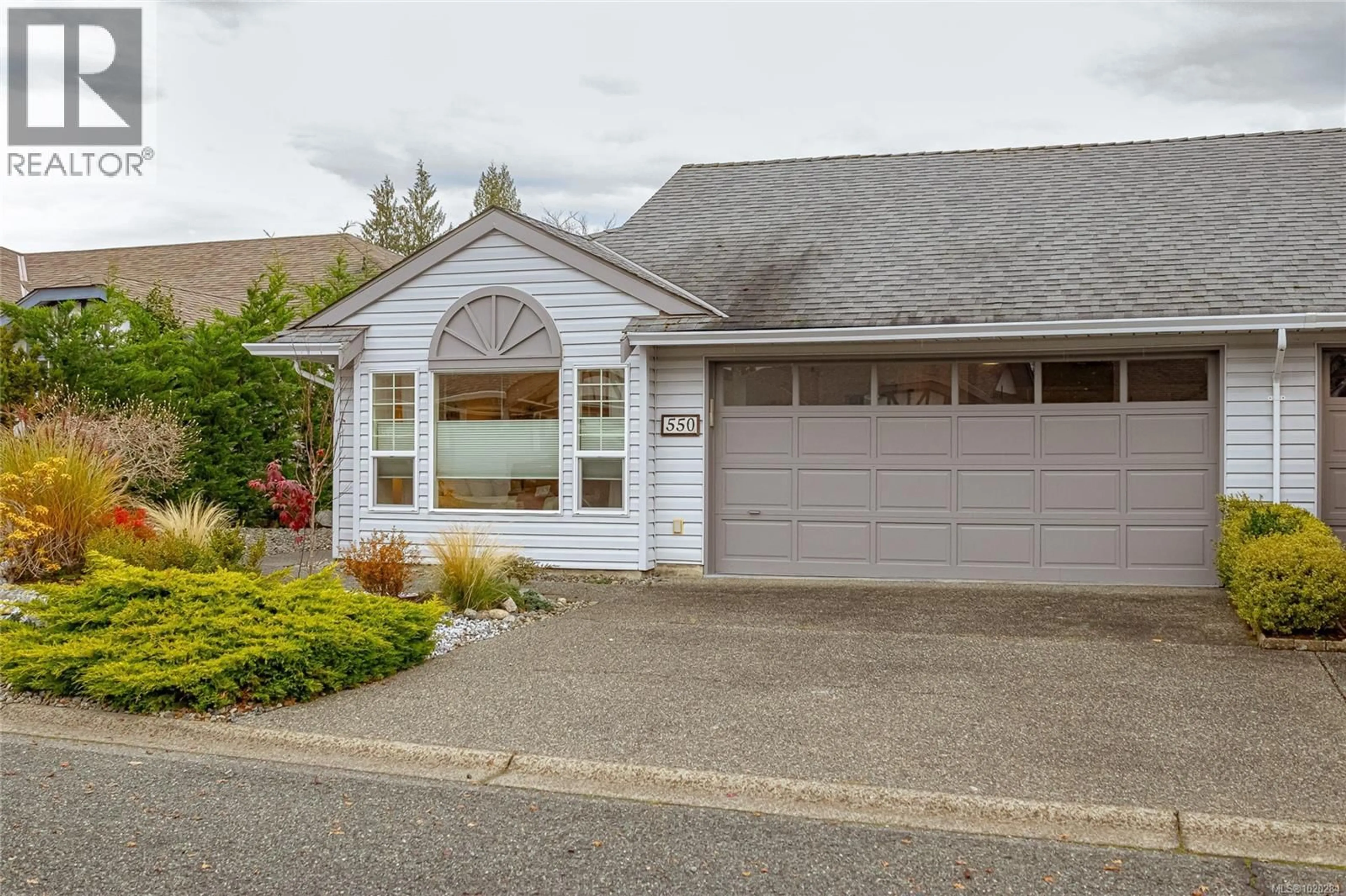 Home with vinyl exterior material, street for 550 FAIRWAYS PLACE, Cobble Hill British Columbia V8H0K8
