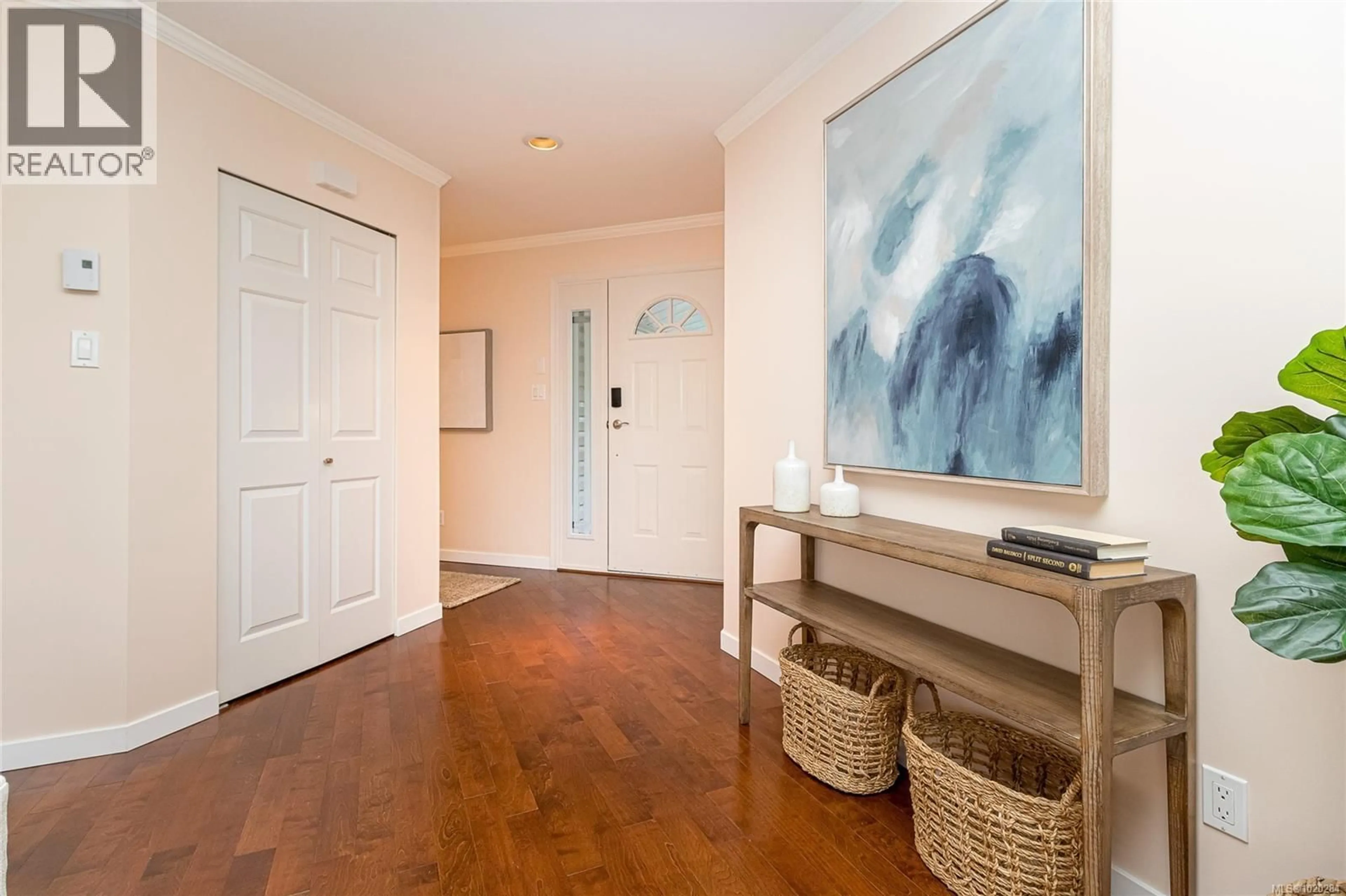 Indoor entryway for 550 FAIRWAYS PLACE, Cobble Hill British Columbia V8H0K8