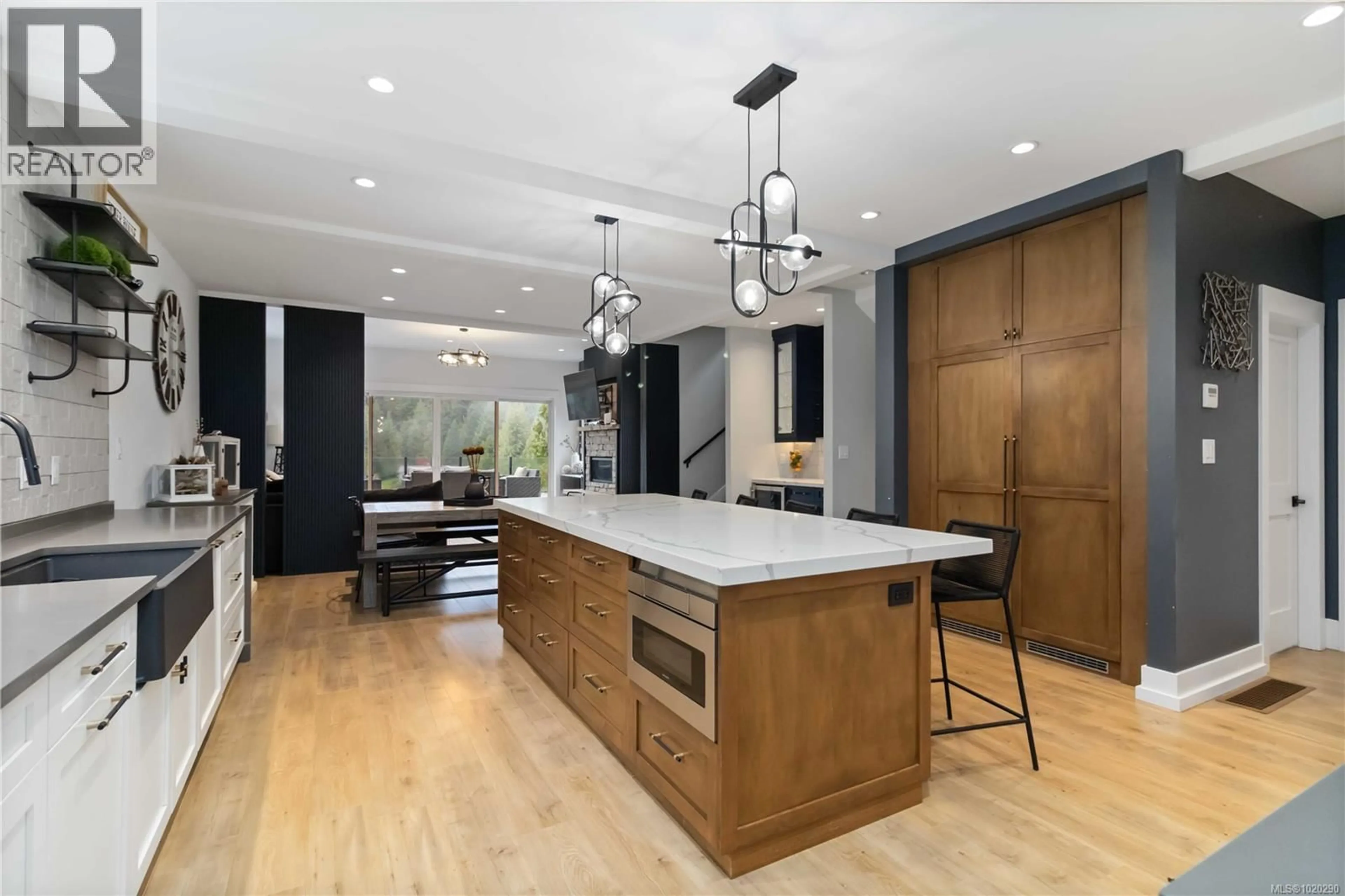 Contemporary kitchen, unknown for 2710 MONCUR ROAD, Shawnigan Lake British Columbia V0R2W3