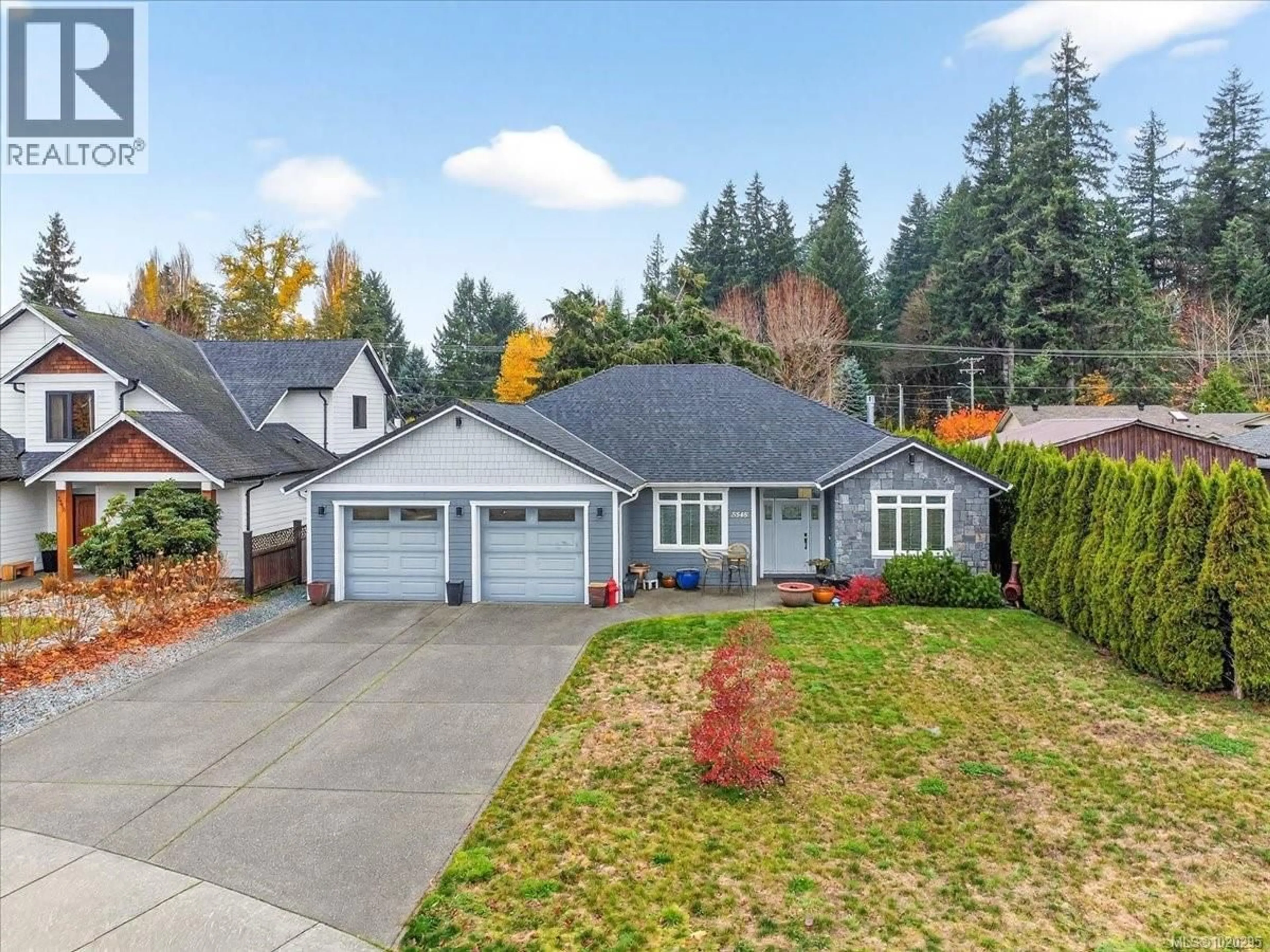 Home with vinyl exterior material, street for 5548 WOODLAND CRESCENT WEST, Port Alberni British Columbia V9Y8E6