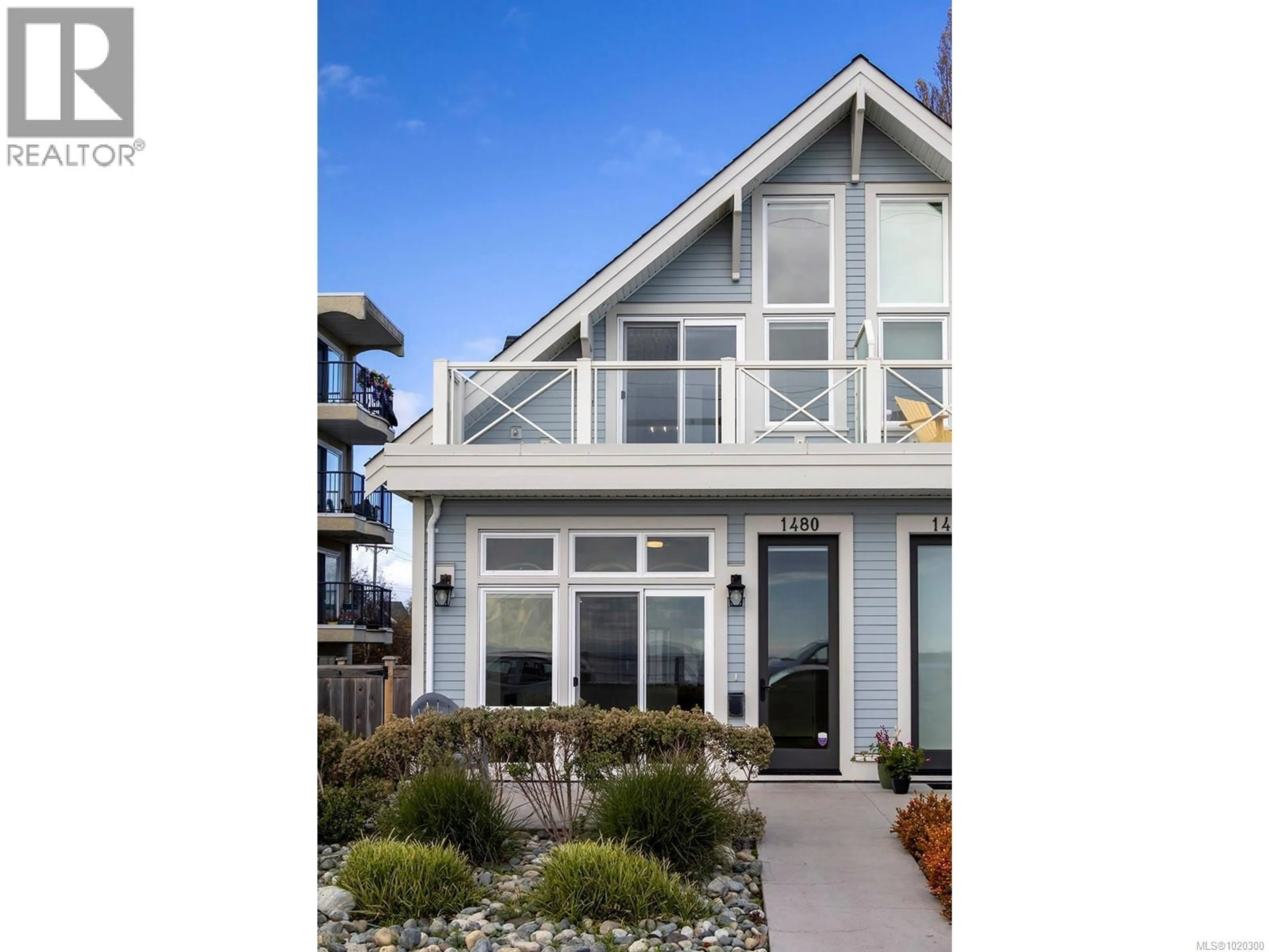 Home with vinyl exterior material, water/lake/river/ocean view for 1480 DALLAS ROAD, Victoria British Columbia V8S1A2