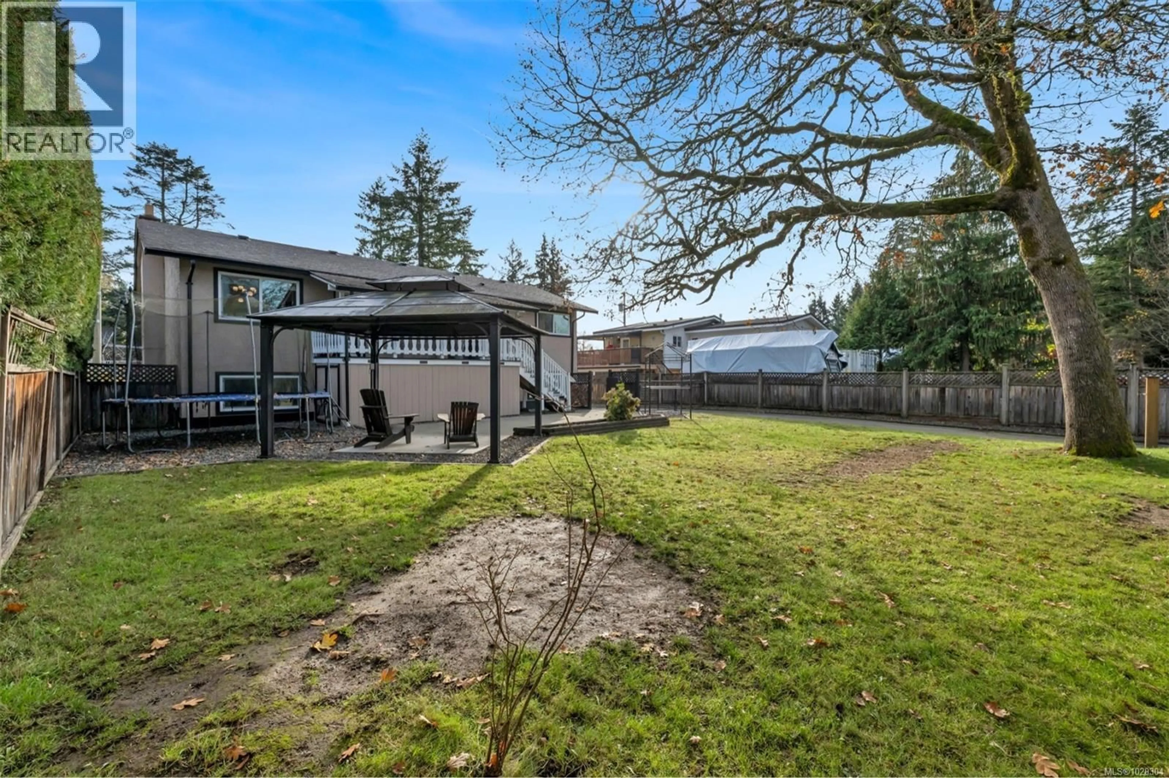 Patio, water/lake/river/ocean view for 6287 FAIRVIEW WAY, Duncan British Columbia V9L2J4