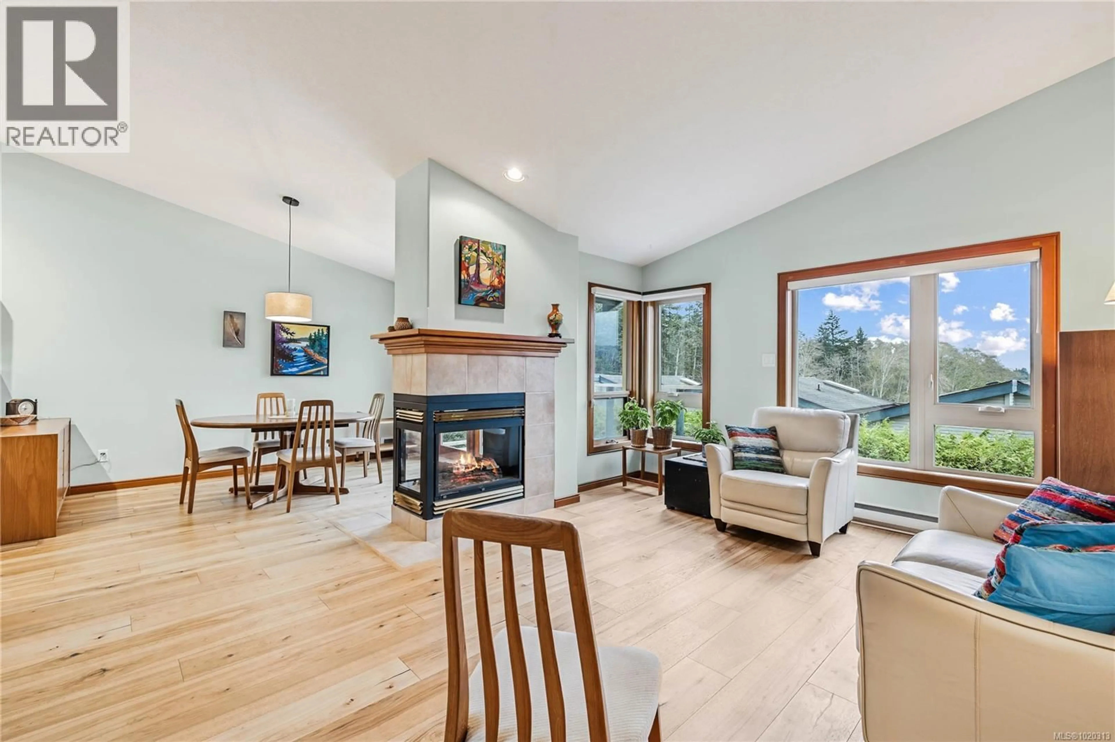 Living room with furniture, unknown for 14 - 133 CORBETT ROAD, Salt Spring British Columbia V8K2W6