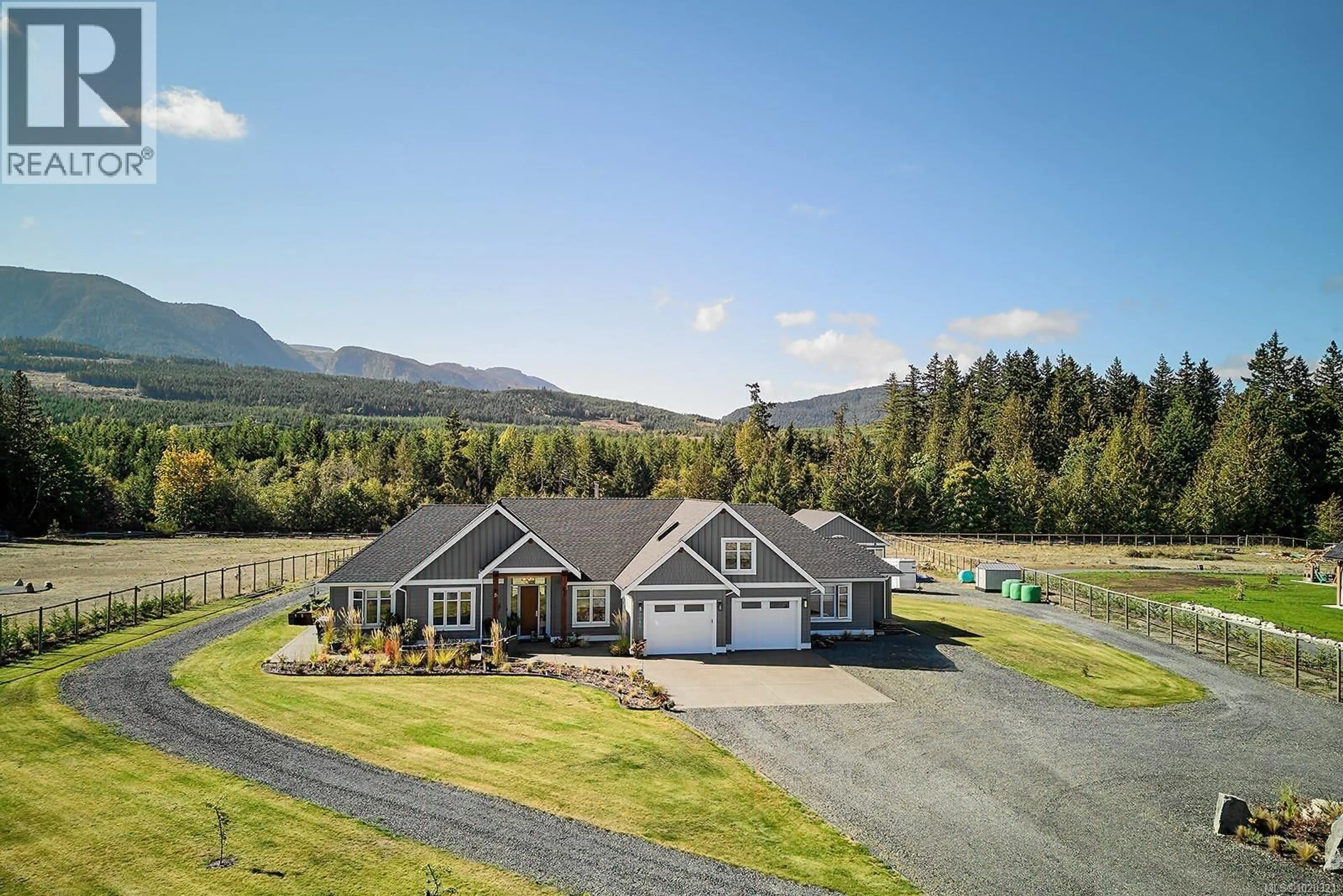 A pic from outside/outdoor area/front of a property/back of a property/a pic from drone, mountain view for 1085 ALPINE VIEW PLACE, Whiskey Creek British Columbia V9K1V6