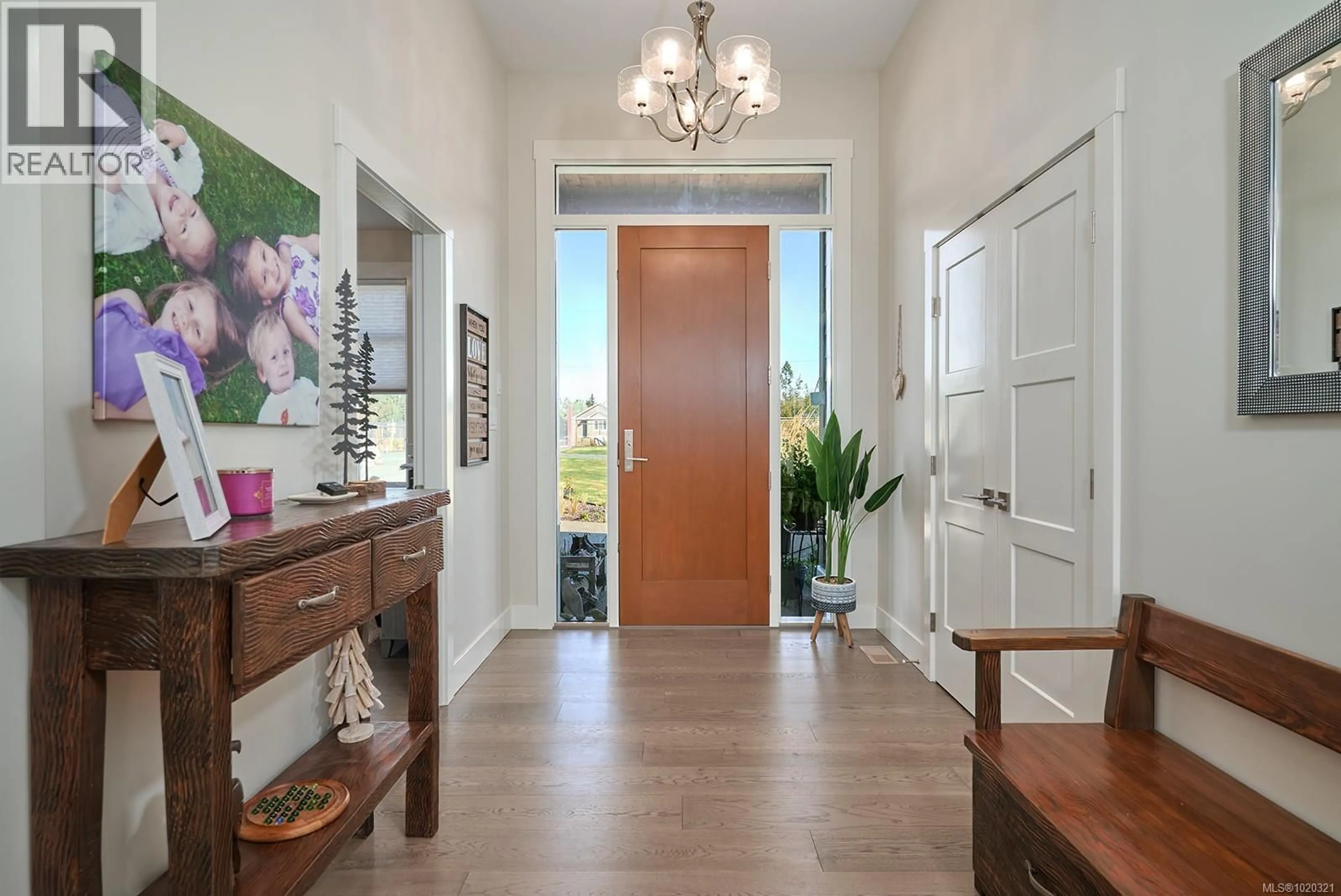 Indoor entryway for 1085 ALPINE VIEW PLACE, Whiskey Creek British Columbia V9K1V6