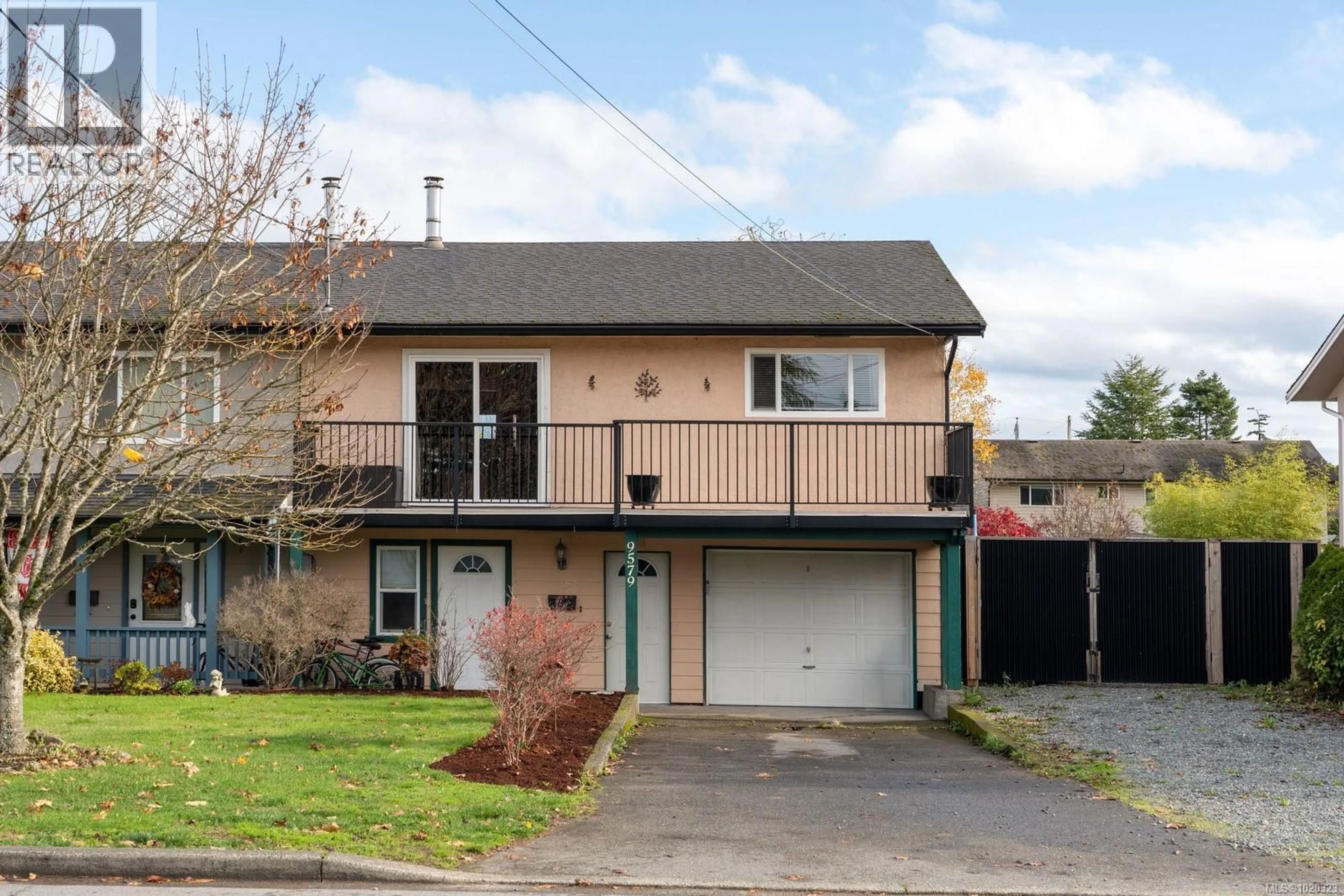 Home with vinyl exterior material, street for 9579 EPCO DRIVE, Sidney British Columbia V8L2T1