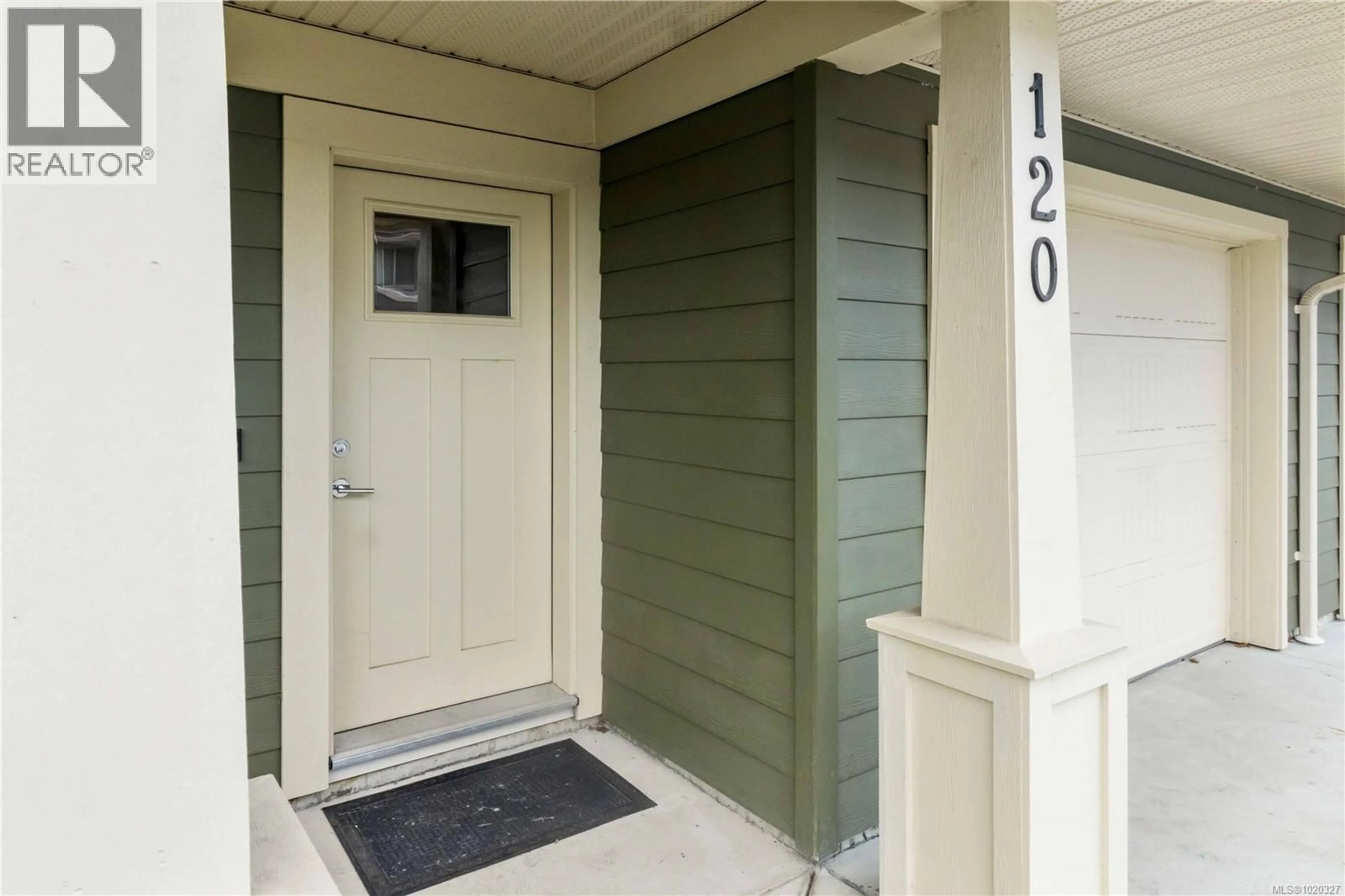Indoor entryway for 120 - 2117 CHARTERS ROAD, Sooke British Columbia V9Z0Y9