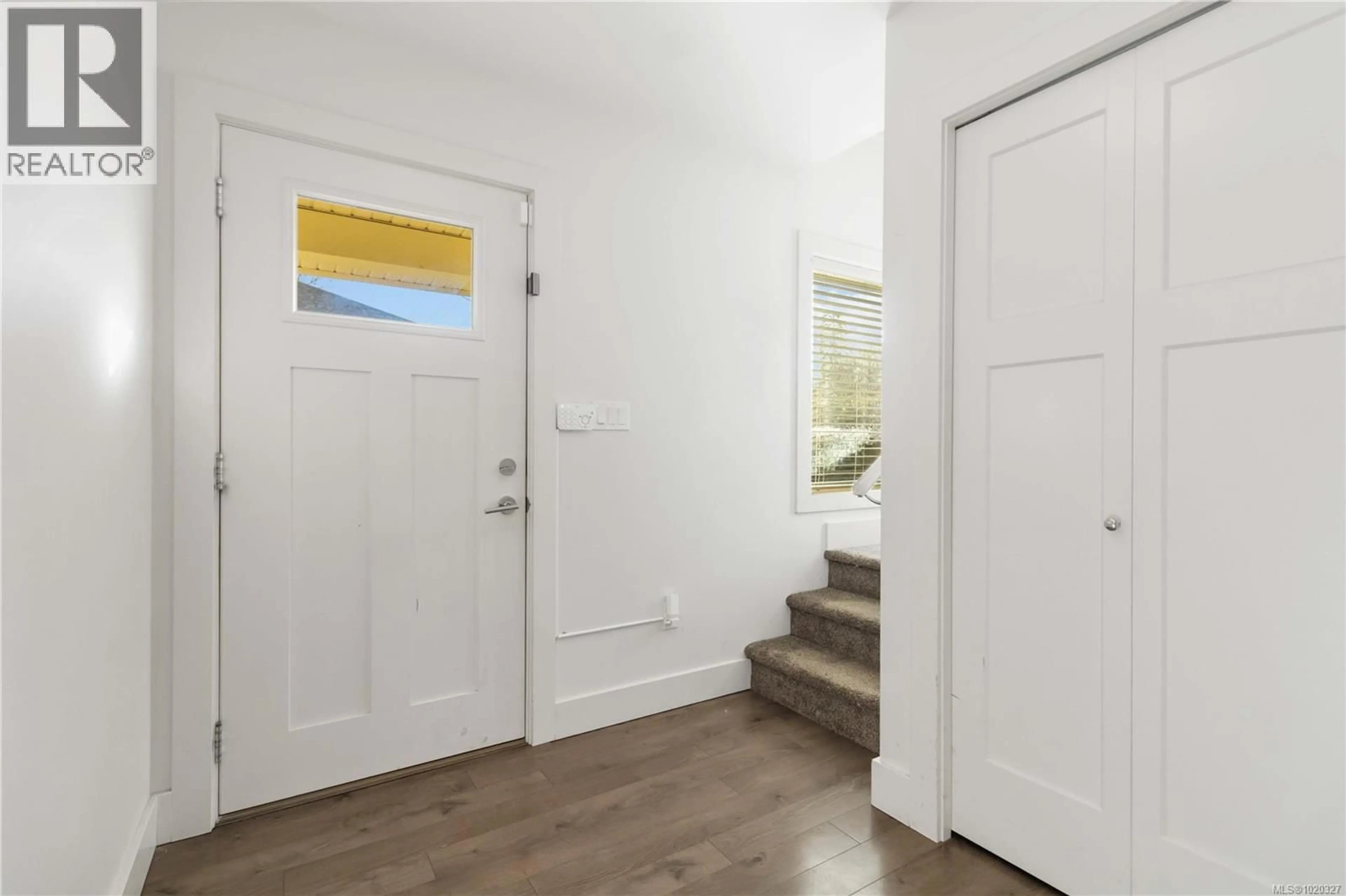 Indoor entryway for 120 - 2117 CHARTERS ROAD, Sooke British Columbia V9Z0Y9