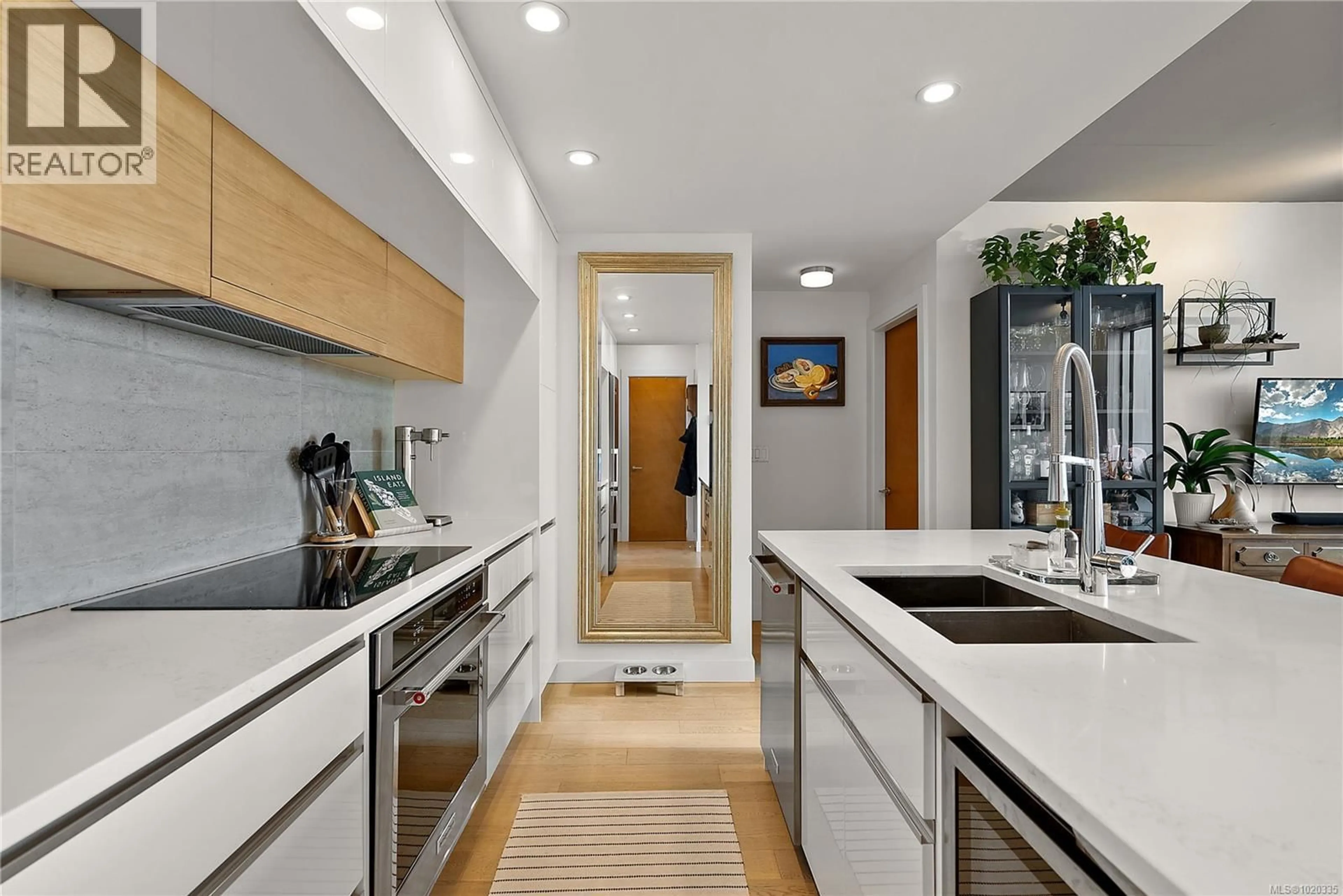 Contemporary kitchen, unknown for 604 - 989 JOHNSON STREET, Victoria British Columbia V8V0E3