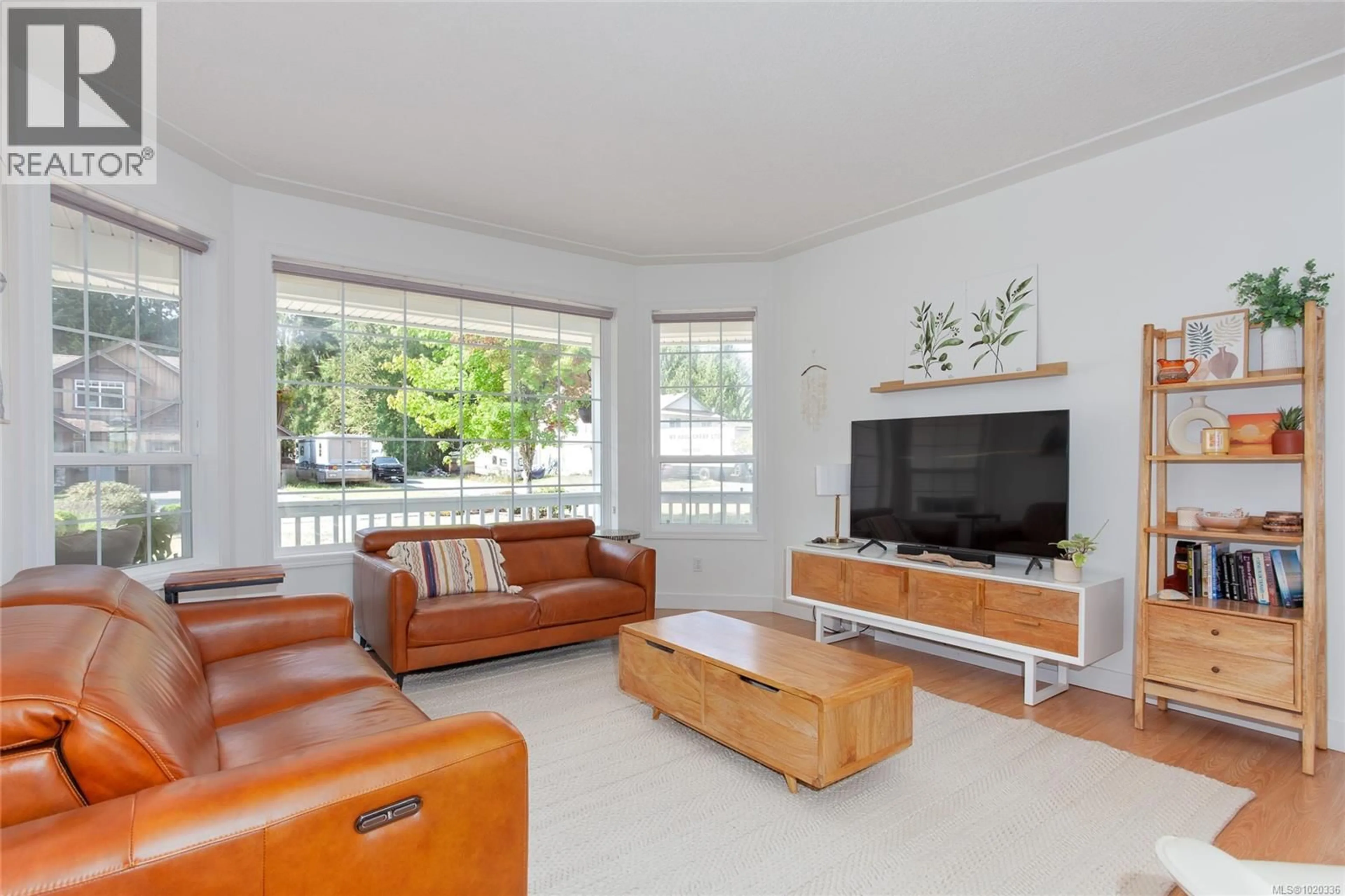 Living room with furniture, unknown for 505 JOHEL CRESCENT, Lake Cowichan British Columbia V0R2G0