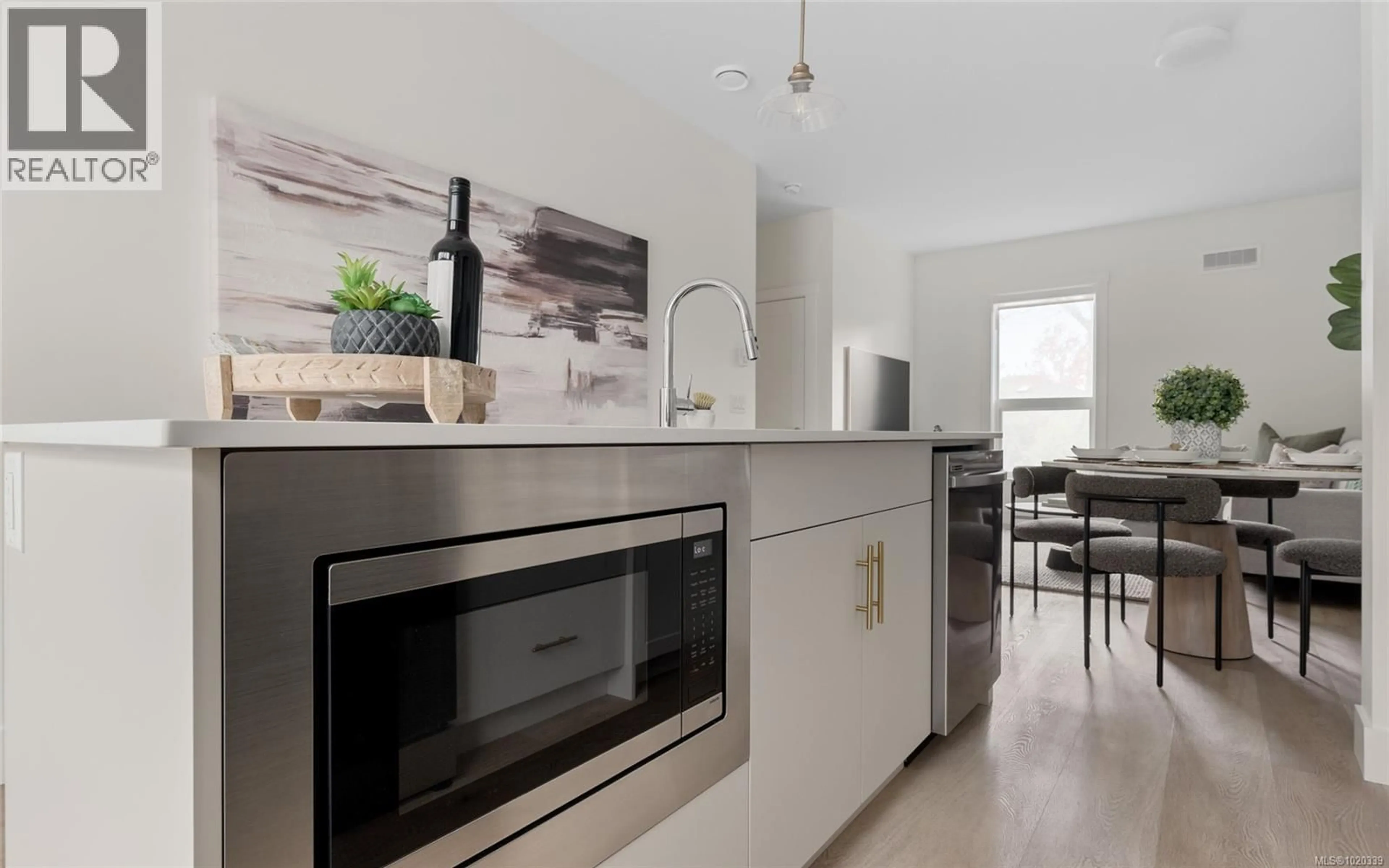 Open concept kitchen, unknown for 8 - 2536 SHELBOURNE STREET, Victoria British Columbia V8R4L5