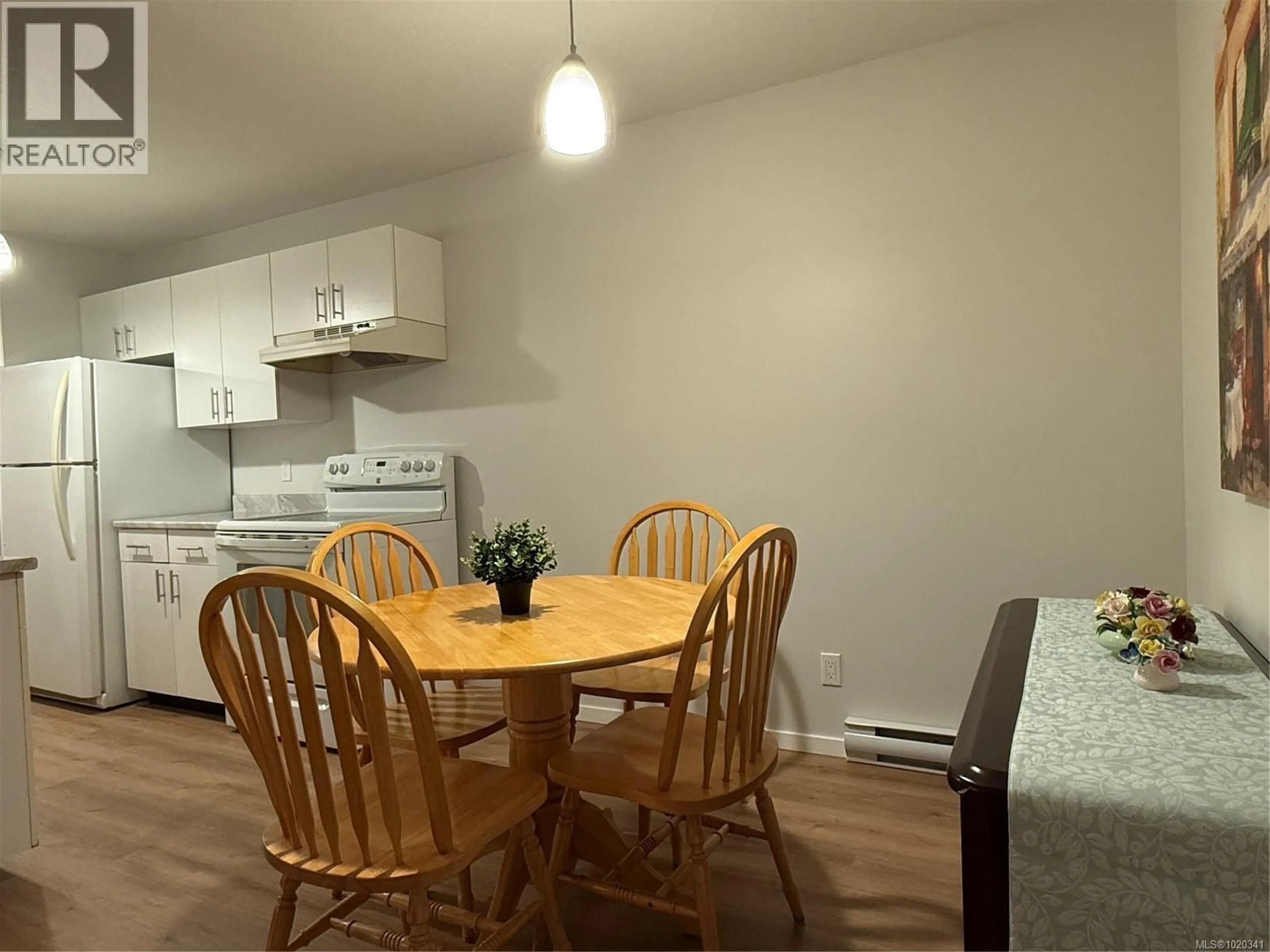 A pic of a room for 204 - 2520 WARK STREET, Victoria British Columbia V8T5G8