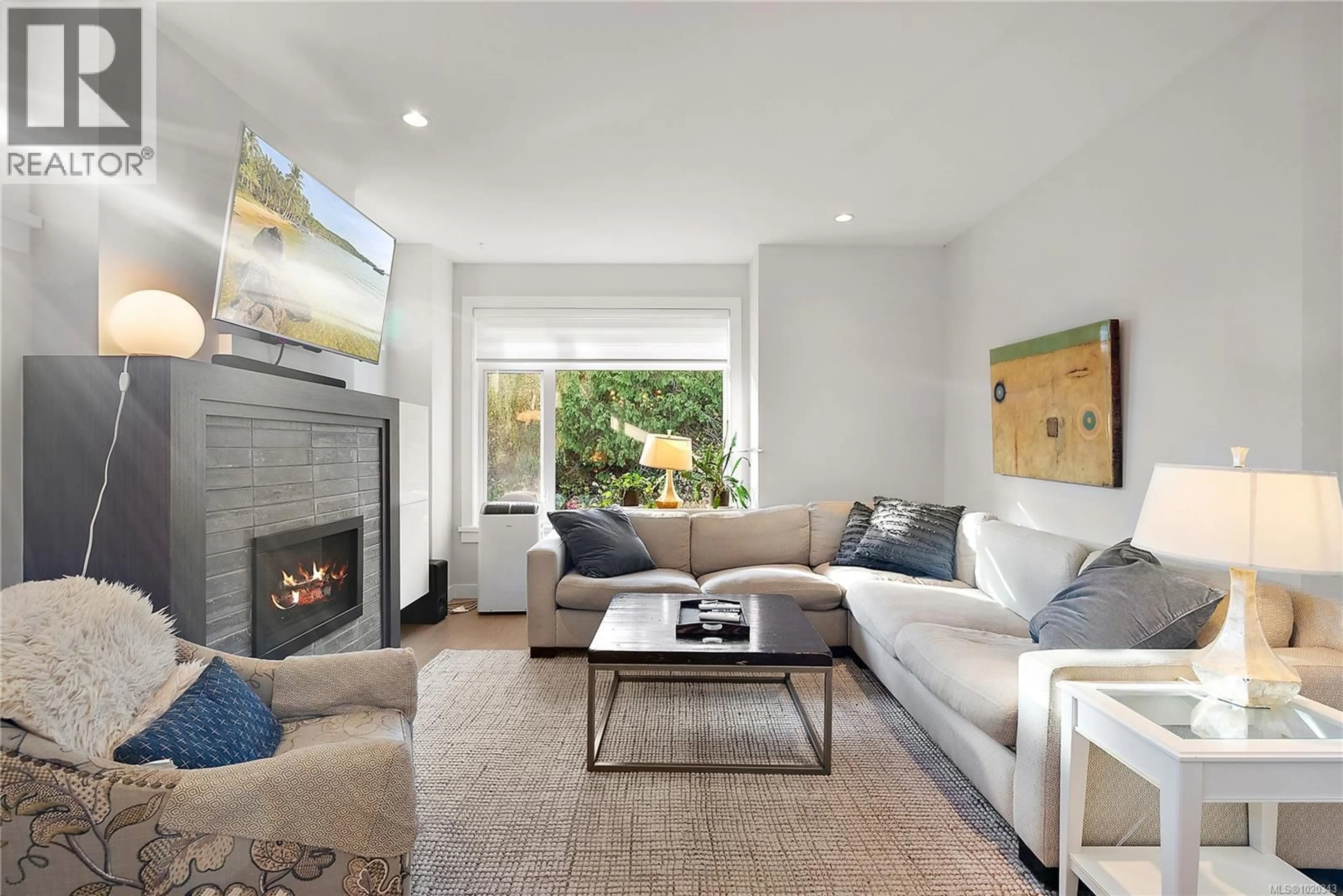 Living room with furniture, unknown for 9286 RIDEAU AVENUE, North Saanich British Columbia V8L0C5