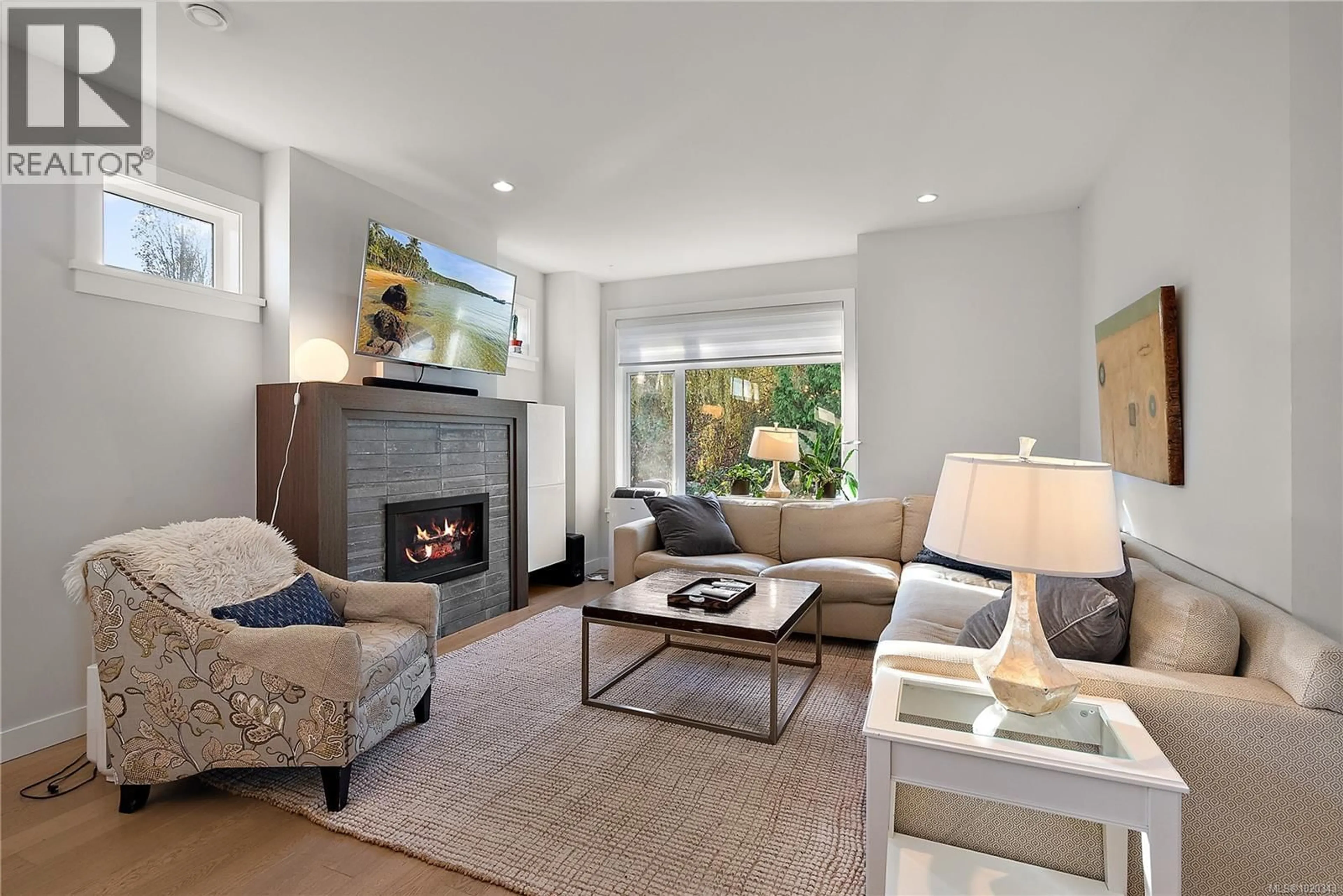 Living room with furniture, unknown for 9286 RIDEAU AVENUE, North Saanich British Columbia V8L0C5