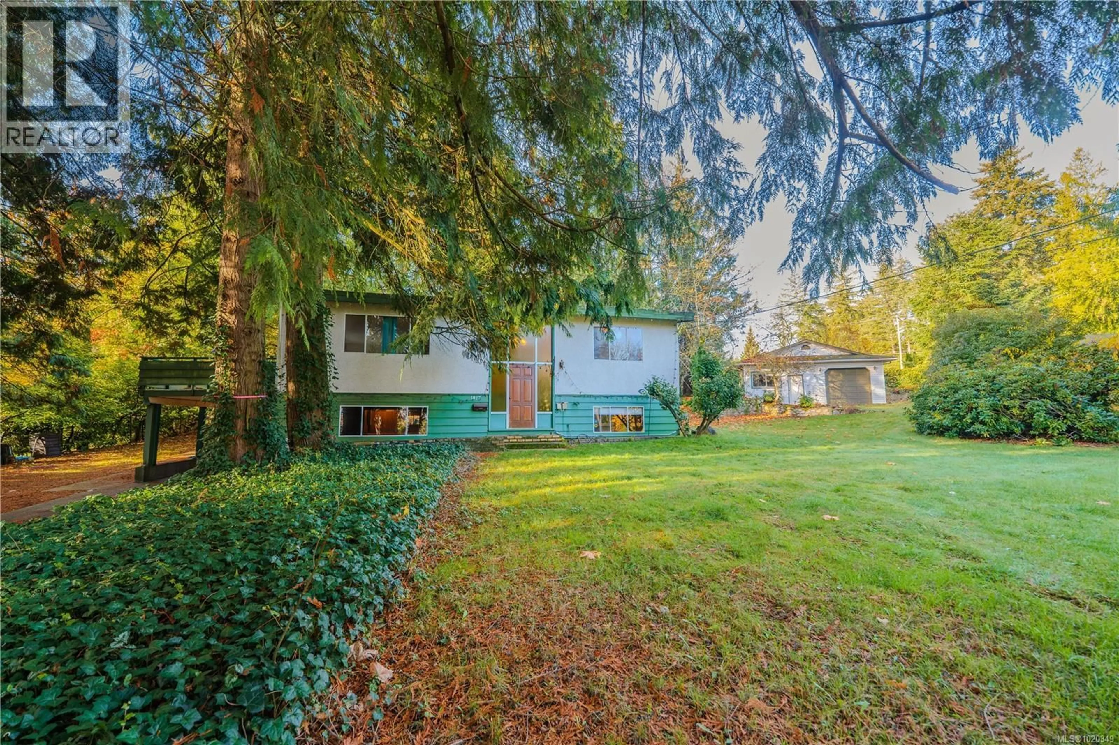 A pic from outside/outdoor area/front of a property/back of a property/a pic from drone, street for 1817 RICHARDSON ROAD, Nanaimo British Columbia V9X1C9