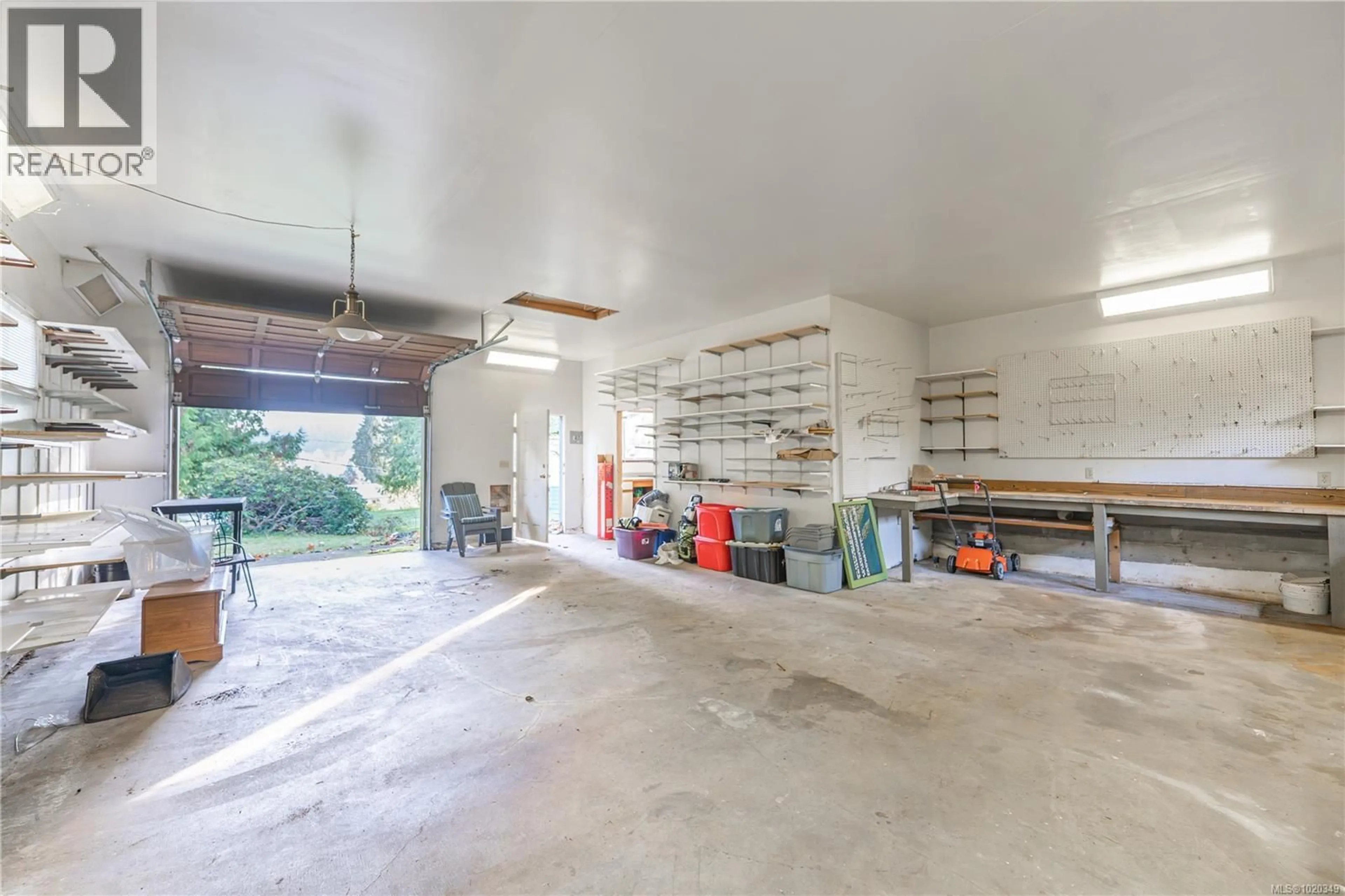 Indoor garage for 1817 RICHARDSON ROAD, Nanaimo British Columbia V9X1C9