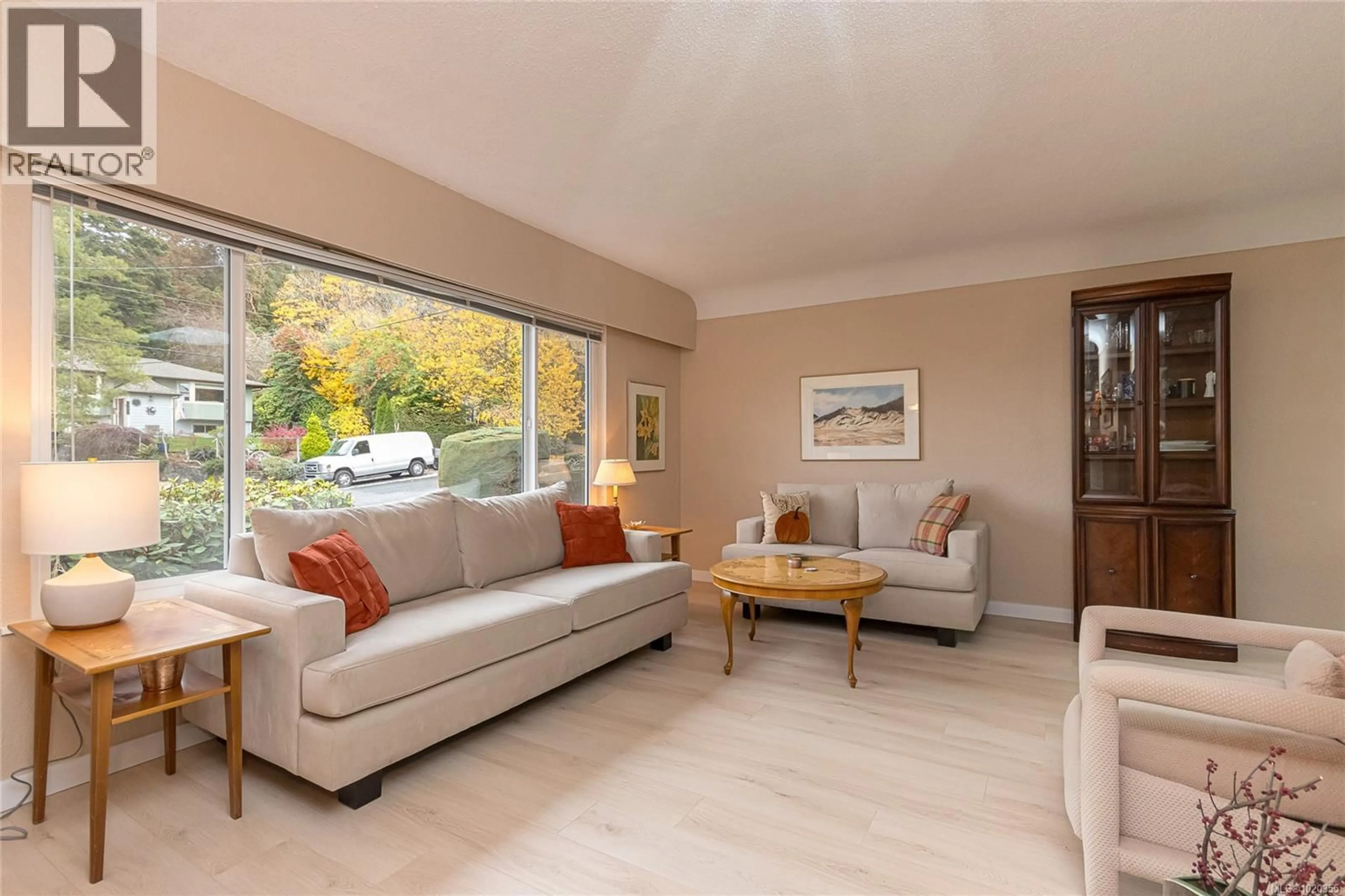 Living room with furniture, unknown for 1244 PEARCE CRESCENT, Saanich British Columbia V8X3S9