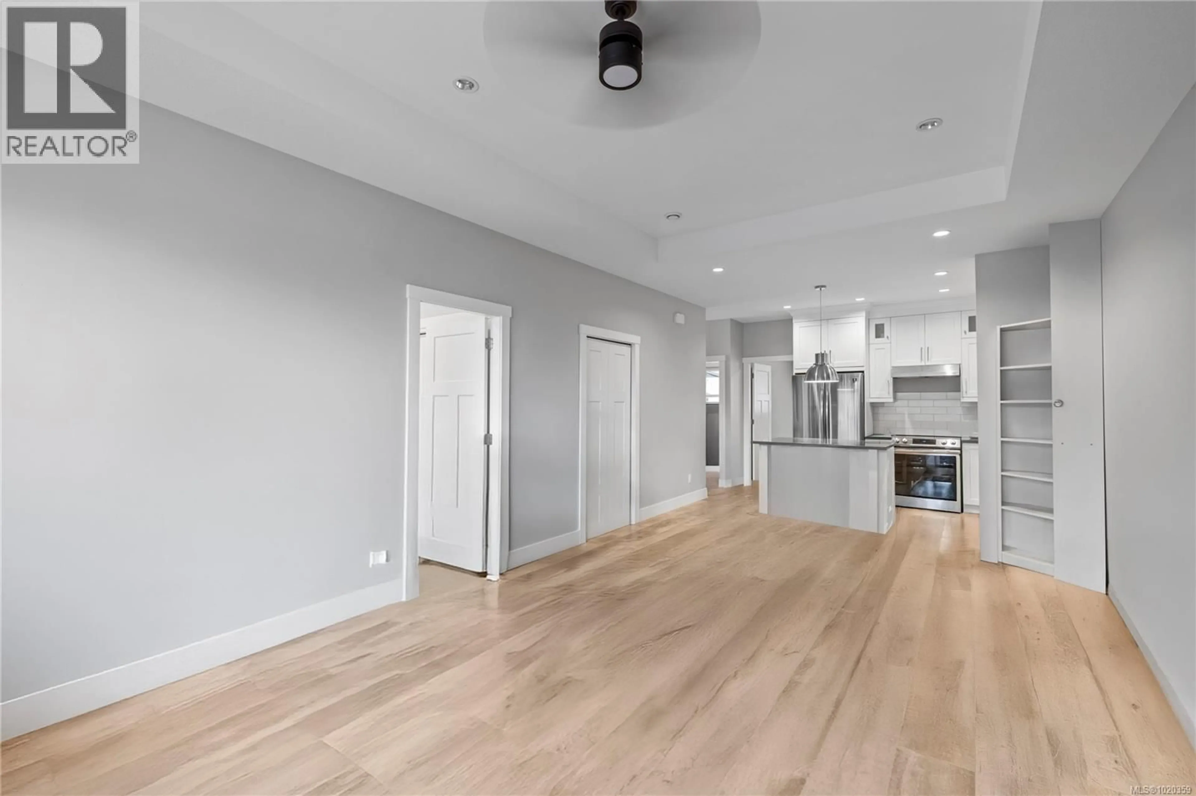 Open concept kitchen, wood/laminate floor for 453 SILVER MOUNTAIN DRIVE, Nanaimo British Columbia V9R0J5