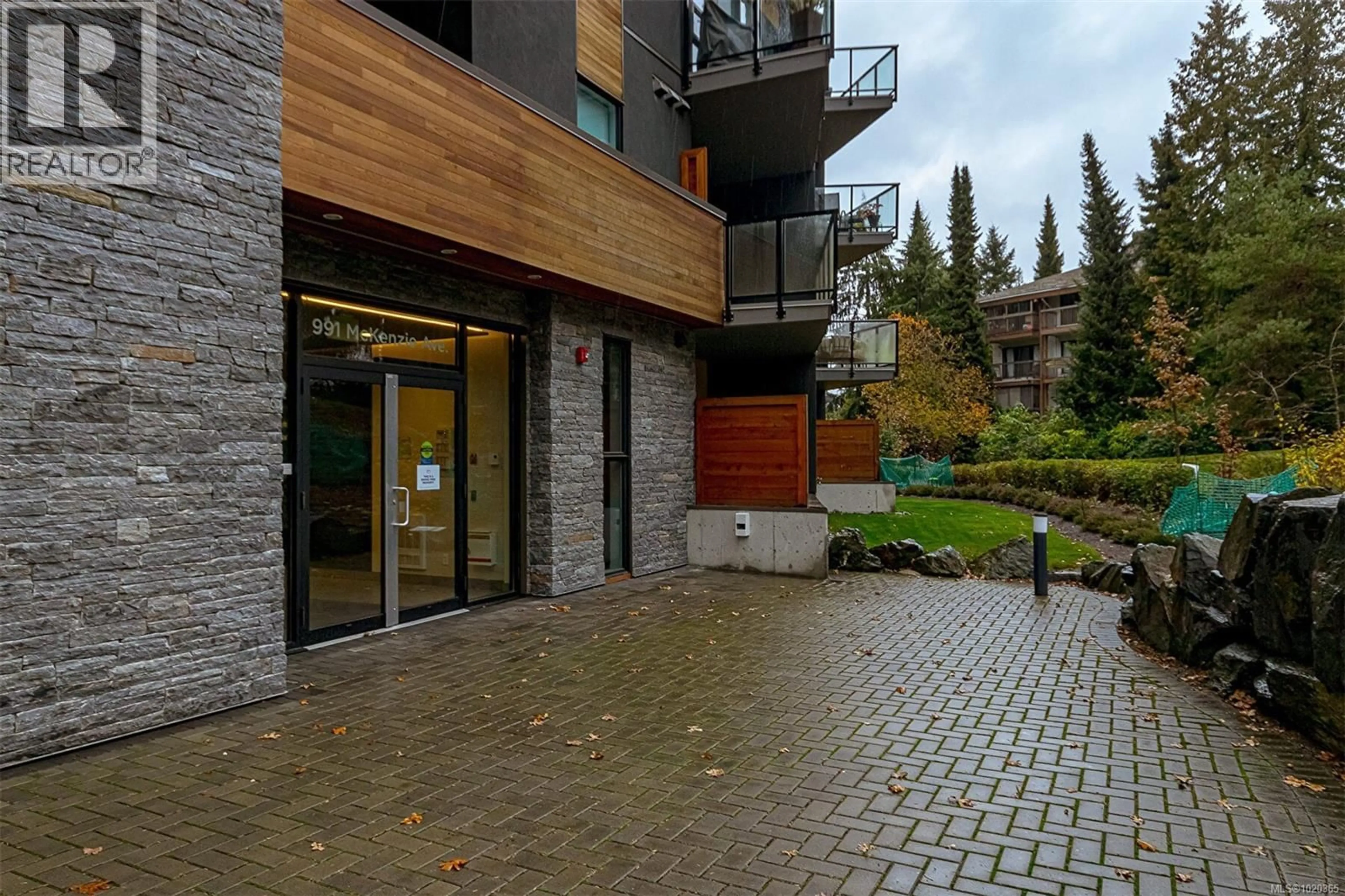 Patio, street for 210 - 991 MCKENZIE AVENUE, Saanich British Columbia V8X3G8