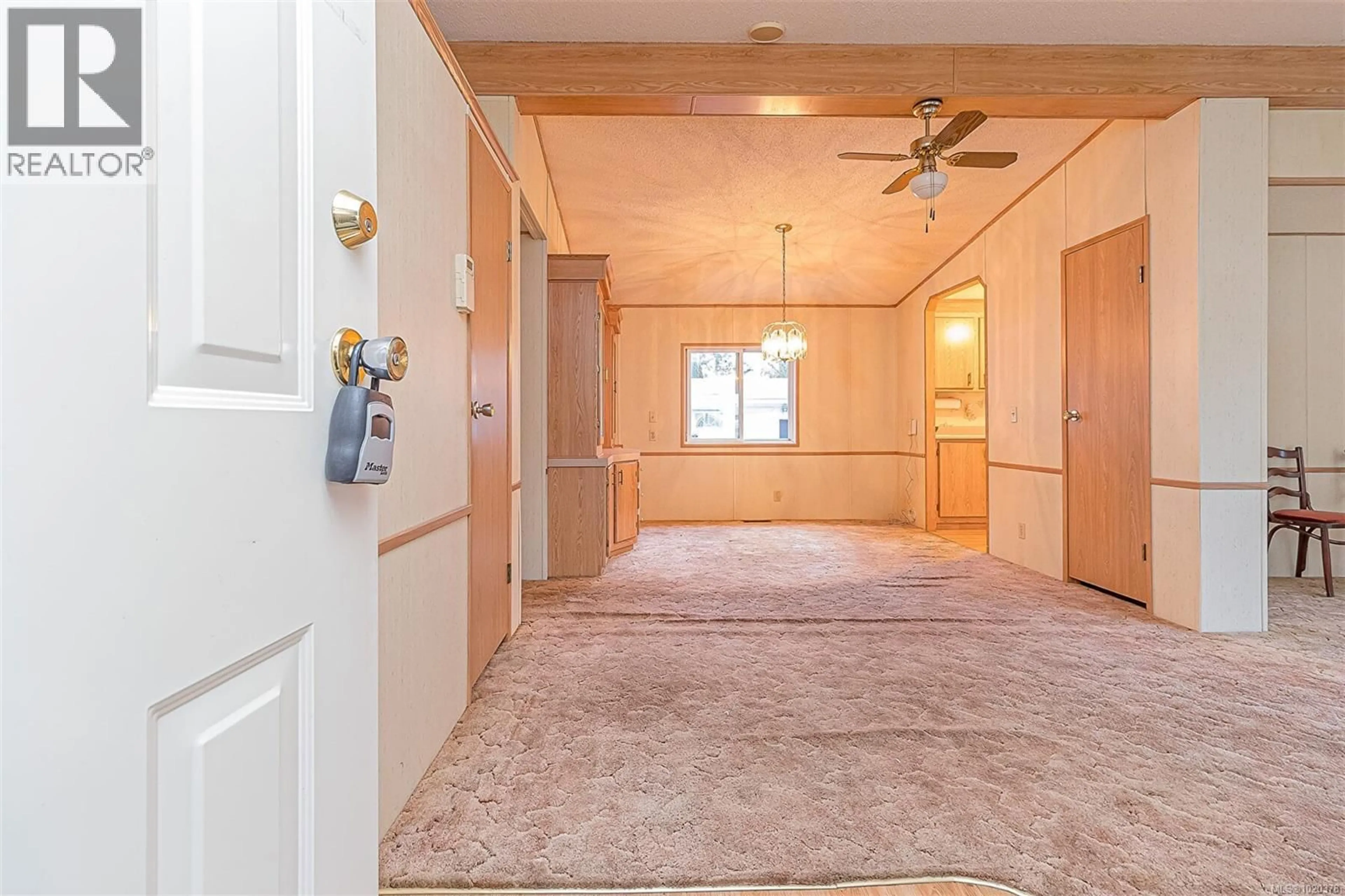 Indoor entryway for 211 - 2779 STAUTW ROAD, Central Saanich British Columbia V8M2C8