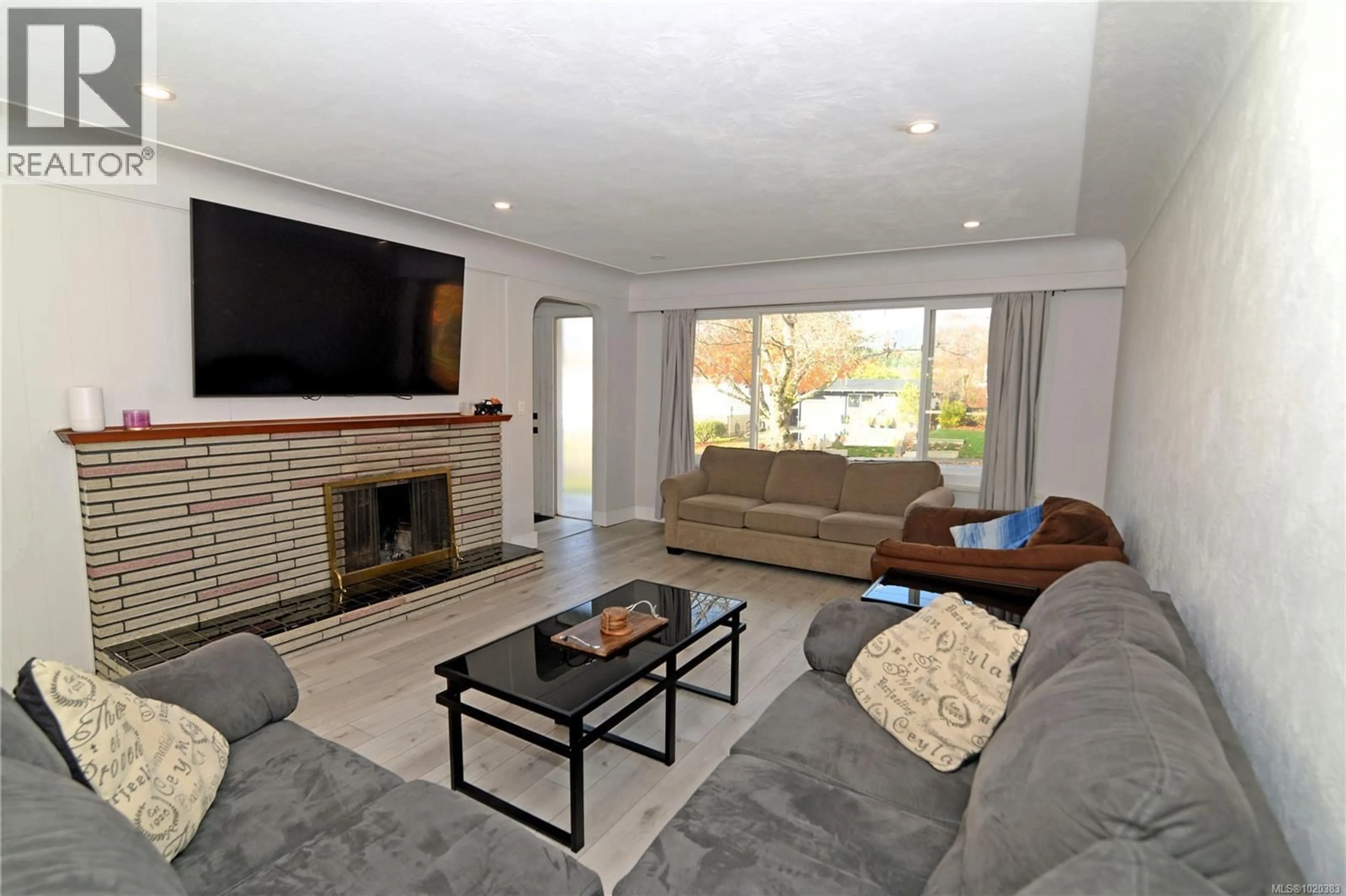 Living room with furniture, unknown for 4360 PRINCESS ROAD, Port Alberni British Columbia V9Y5R1