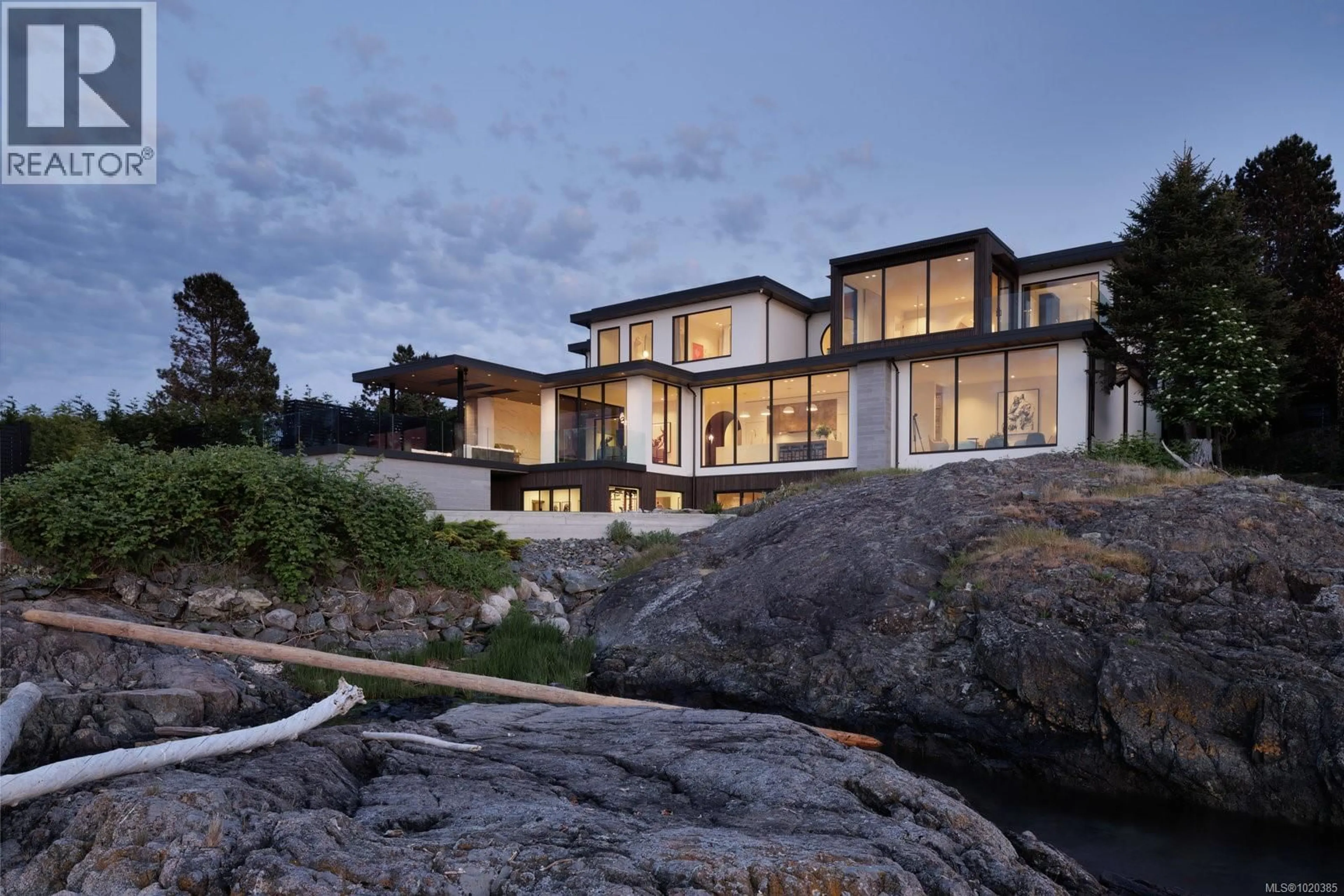 Unknown for 4040 WHITE ROCK STREET, Saanich British Columbia V8N2K4