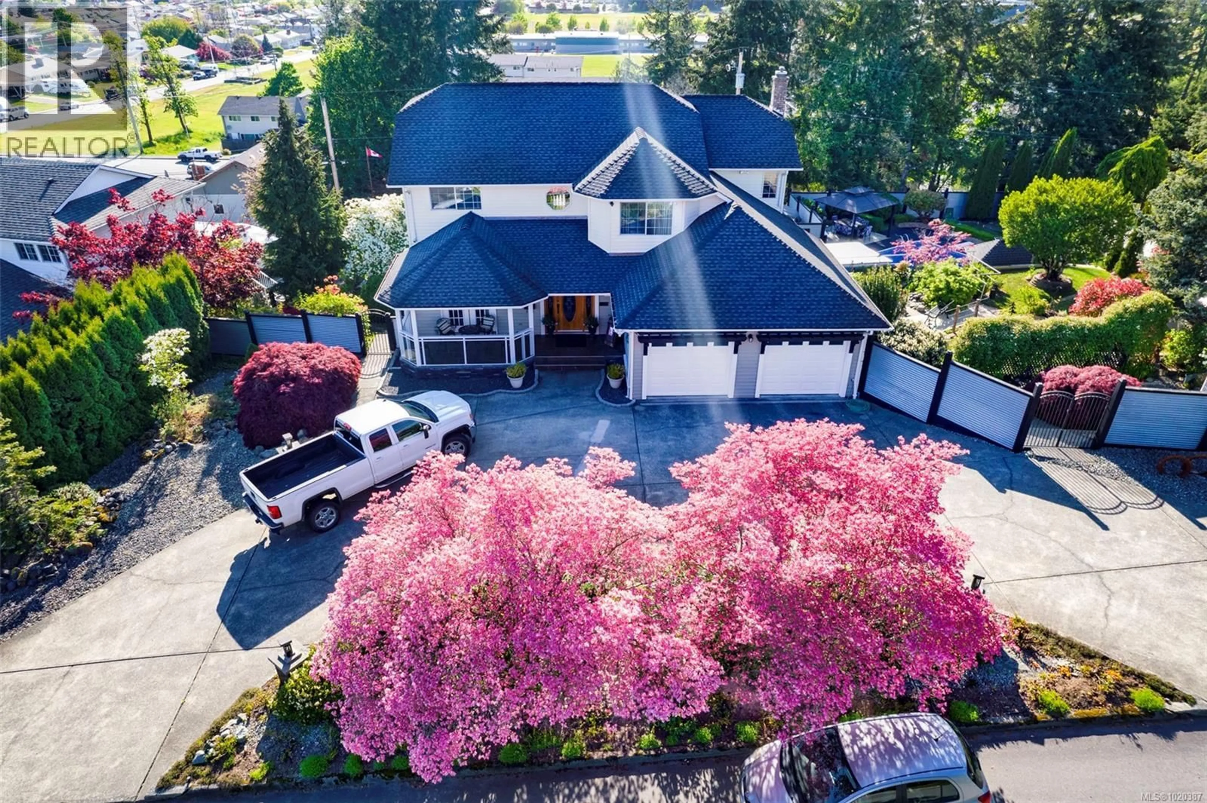 A pic from outside/outdoor area/front of a property/back of a property/a pic from drone, street for 4118 STEEDE AVENUE, Port Alberni British Columbia V9Y8B6