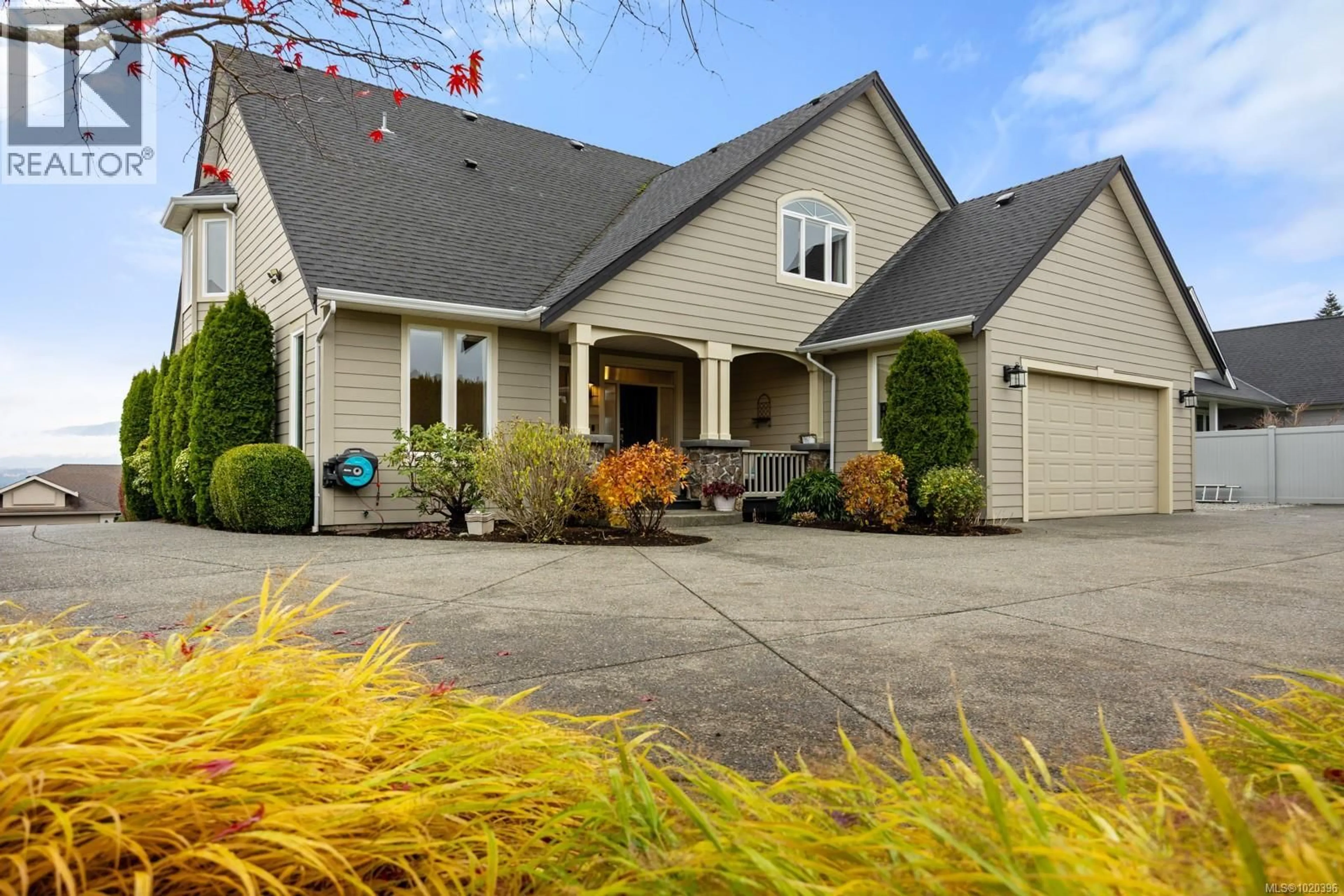 Home with vinyl exterior material, street for 1614 TRUMPETER CRESCENT, Courtenay British Columbia V9N8W6