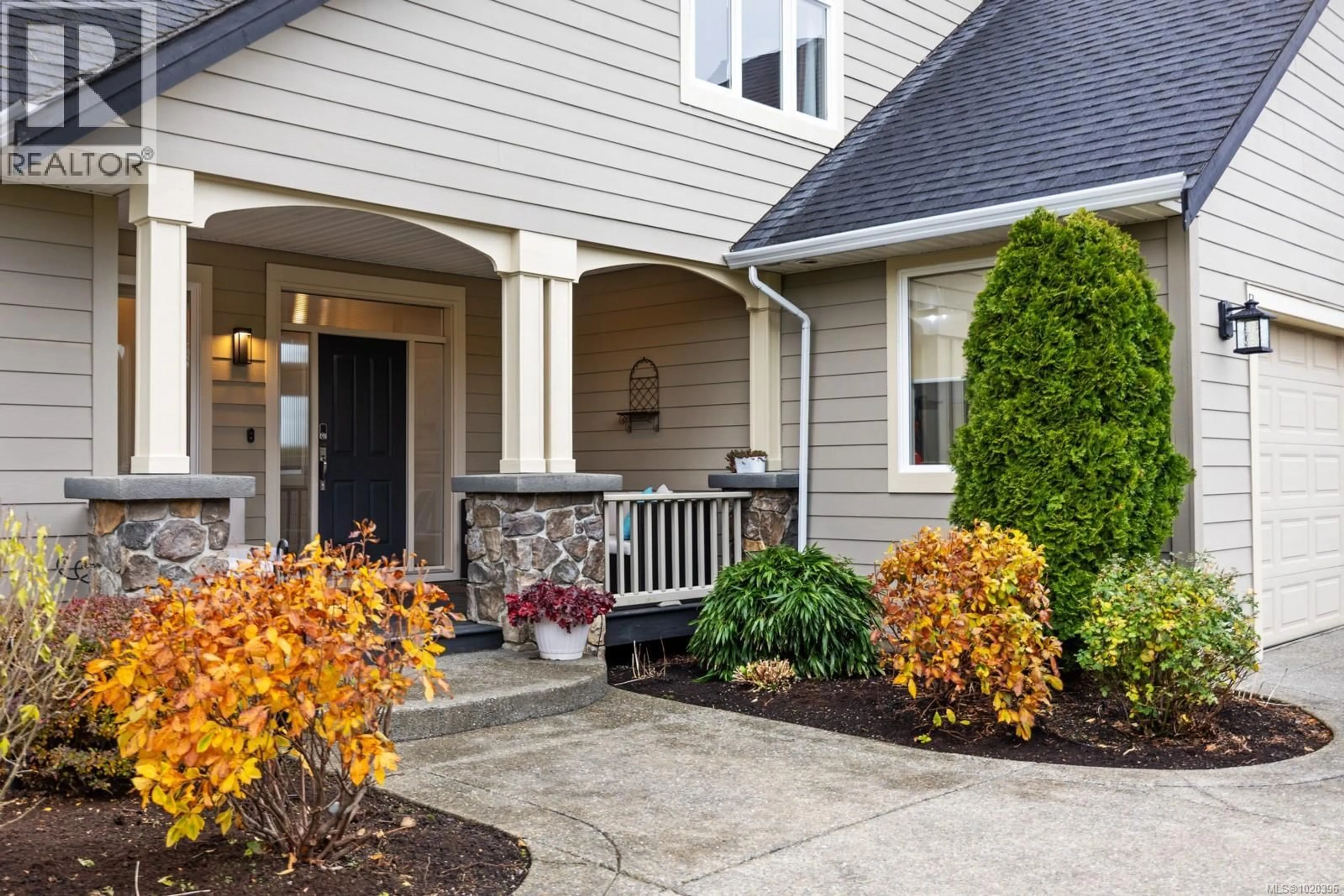 Home with vinyl exterior material, street for 1614 TRUMPETER CRESCENT, Courtenay British Columbia V9N8W6