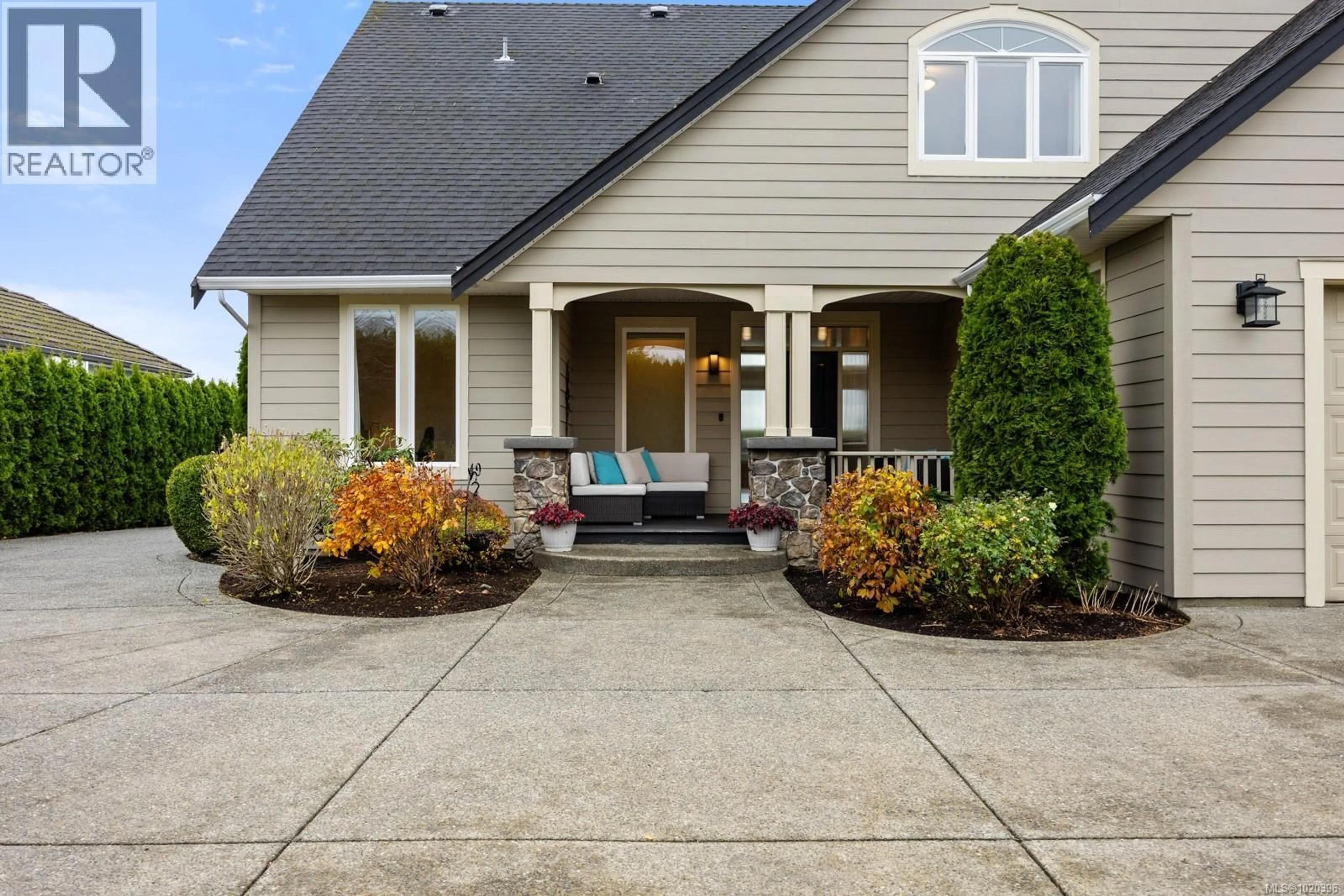 Home with vinyl exterior material, street for 1614 TRUMPETER CRESCENT, Courtenay British Columbia V9N8W6