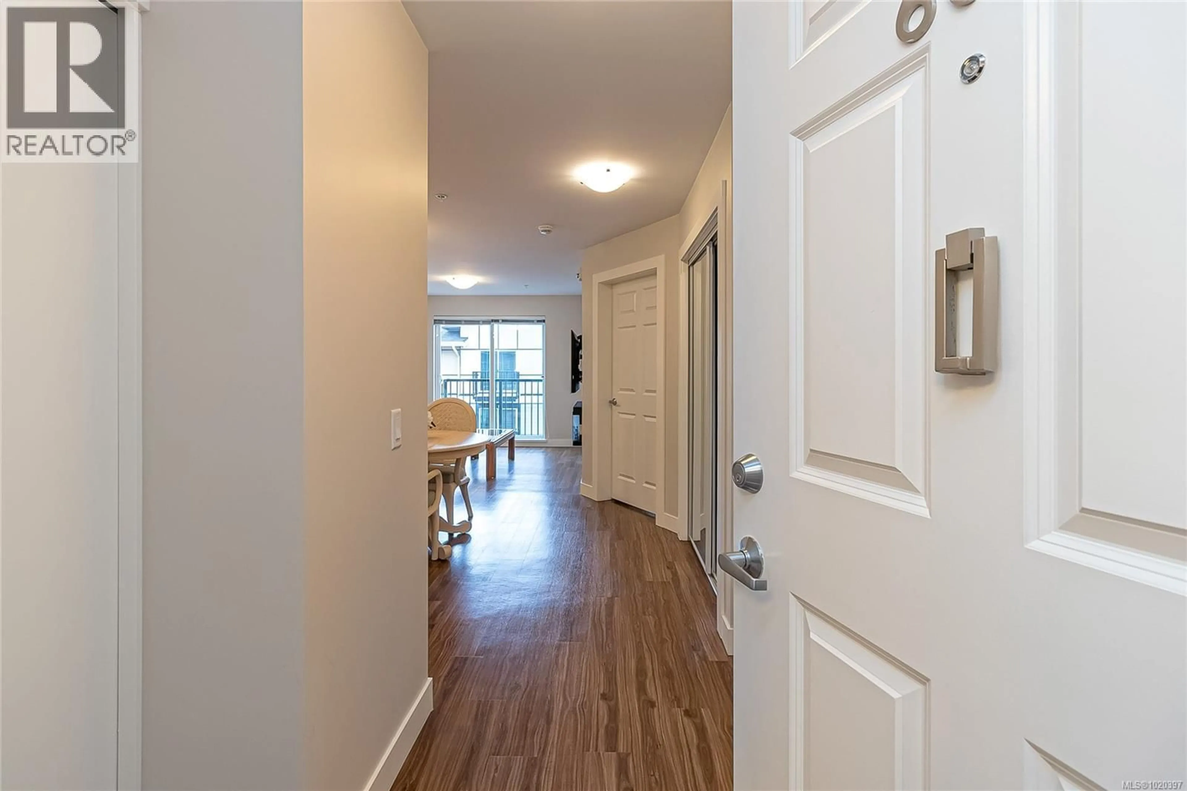 Indoor entryway for 606 - 917 AVRILL ROAD, Langford British Columbia V9B0T2