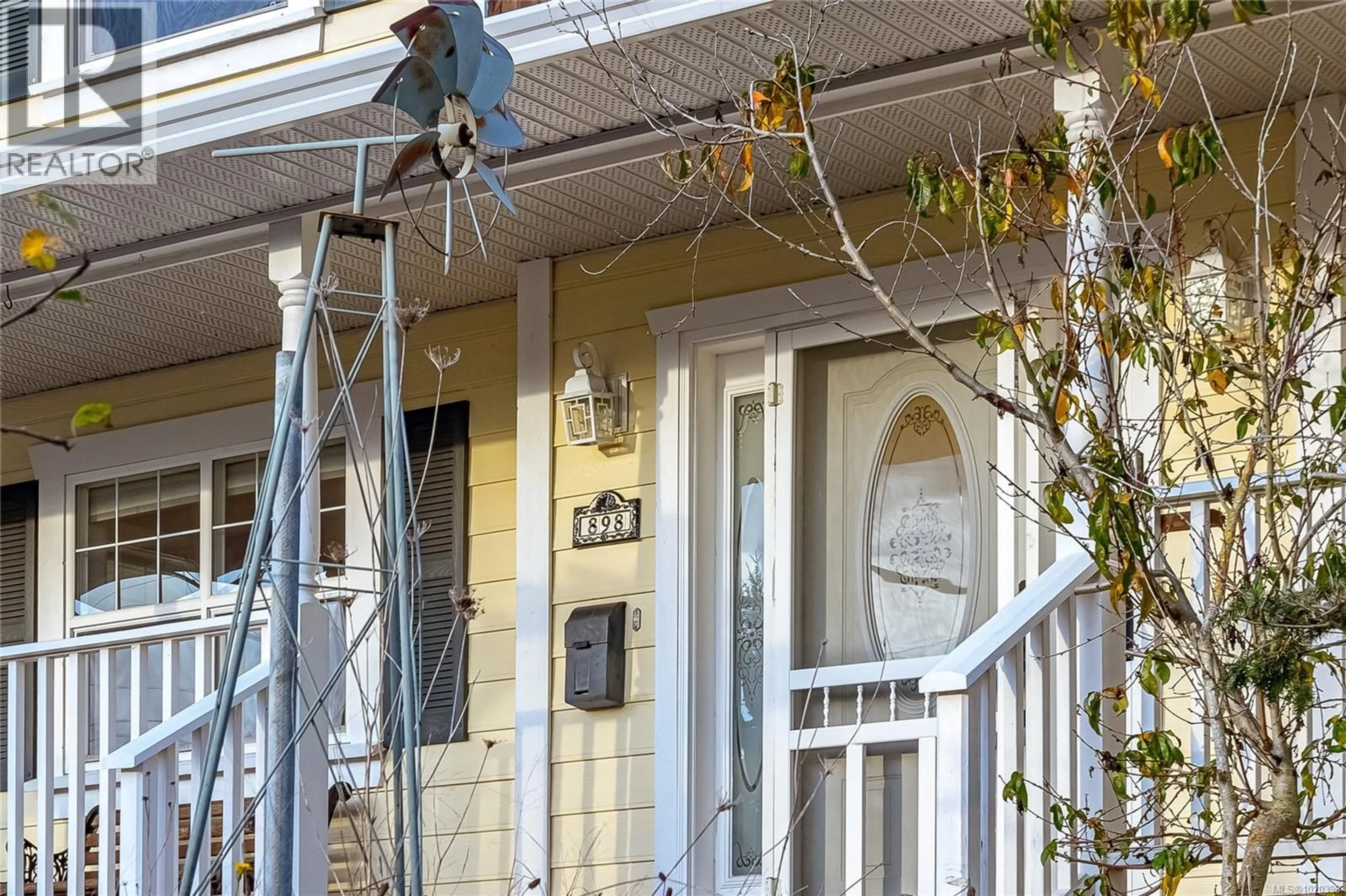 Unknown for 898 SWAN STREET, Saanich British Columbia V8X2Z3