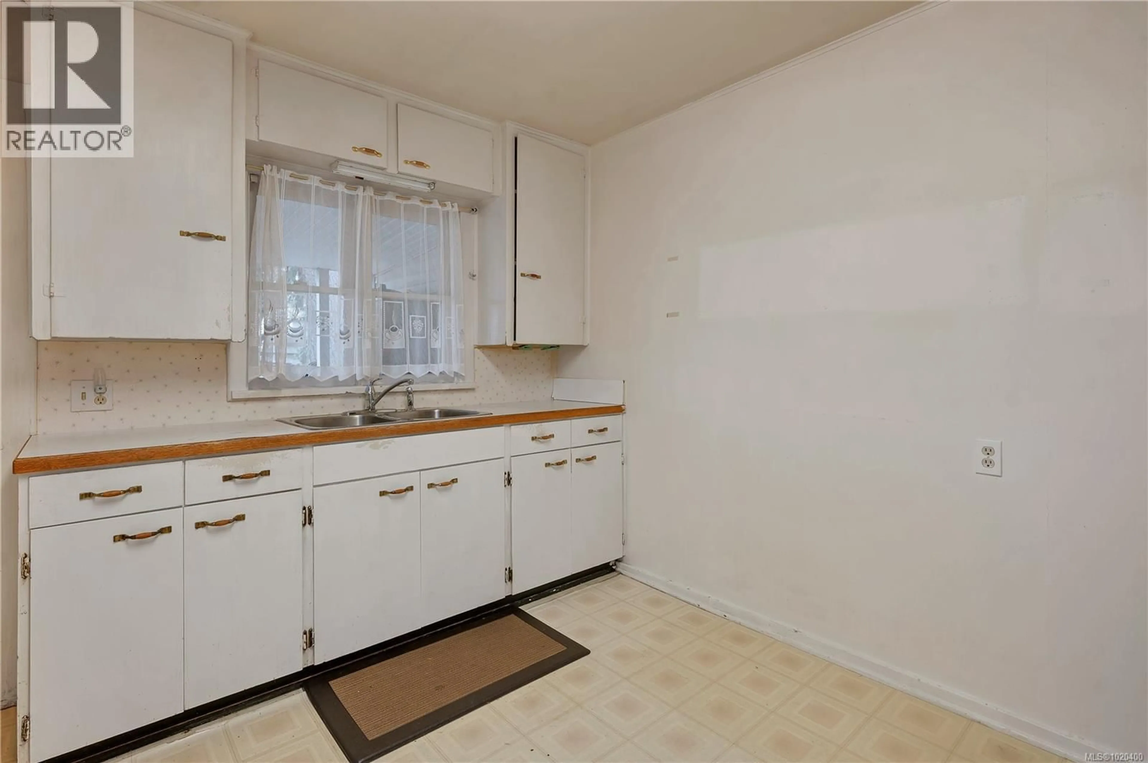 Standard kitchen, unknown for 548 BIRCH STREET, Campbell River British Columbia V9W2S8