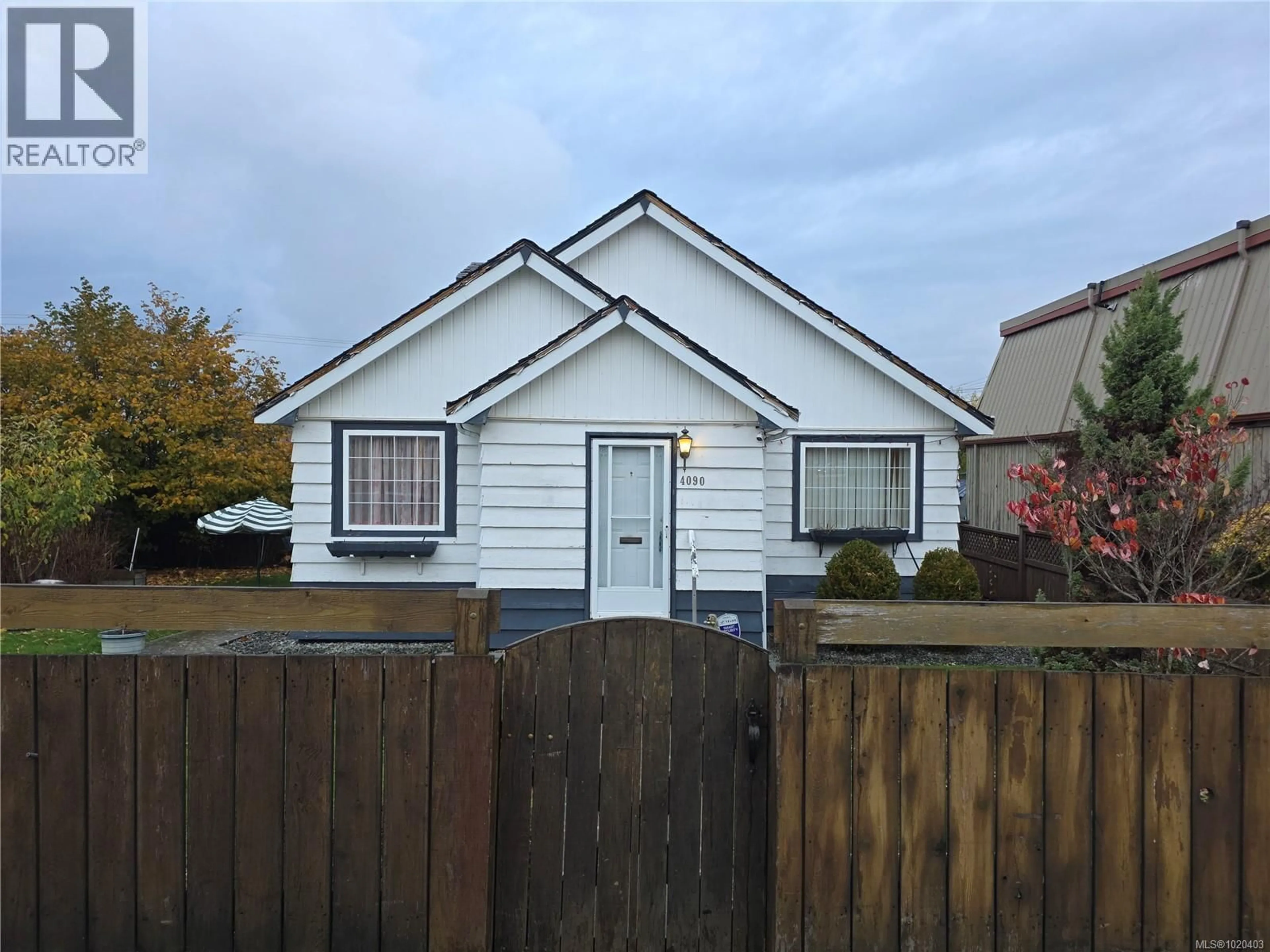 Home with vinyl exterior material, street for 4090 10TH AVENUE, Port Alberni British Columbia V9Y4X2