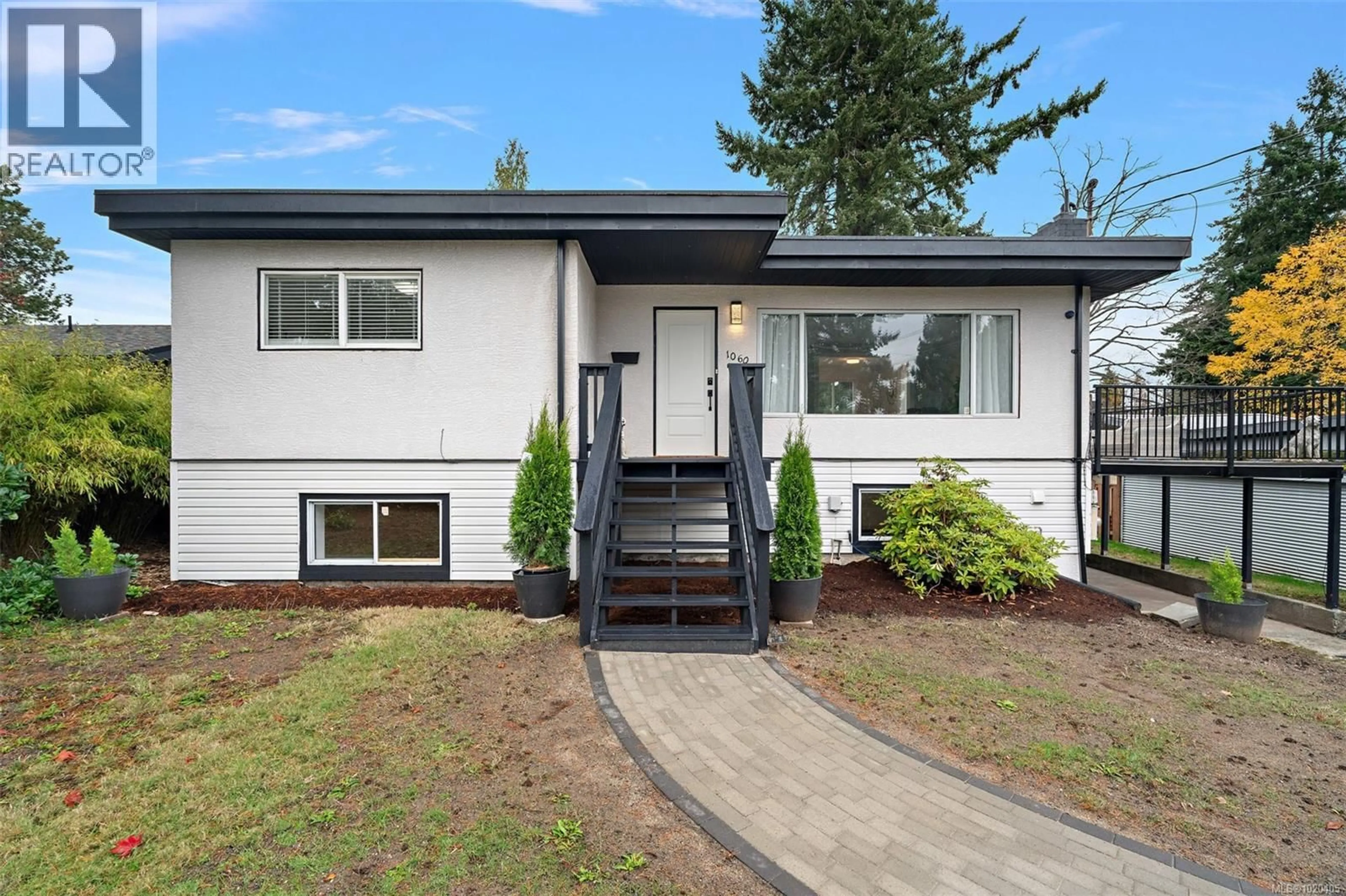 Home with vinyl exterior material, street for 1060 NELSON STREET, Nanaimo British Columbia V9S2K2