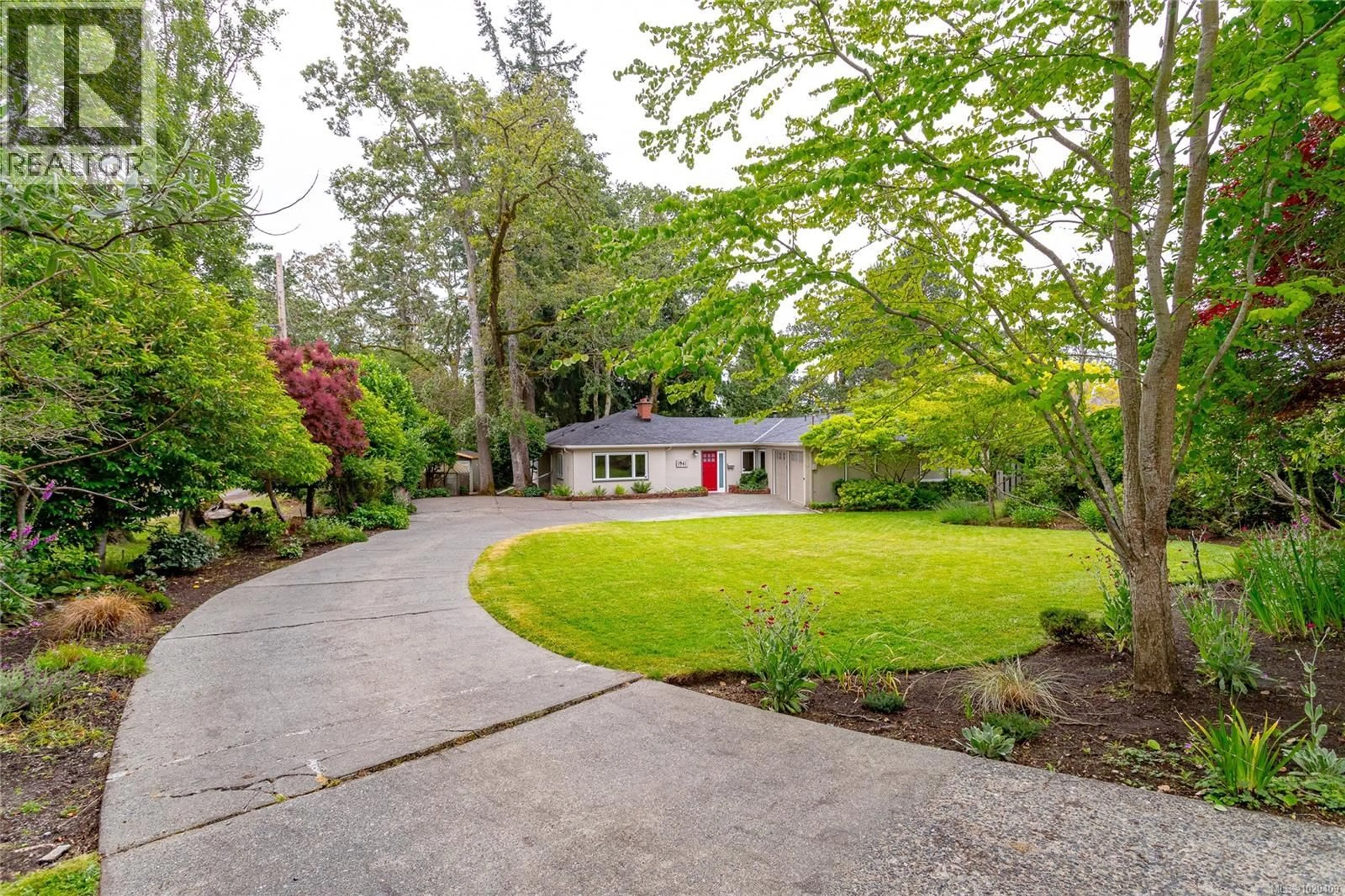 A pic from outside/outdoor area/front of a property/back of a property/a pic from drone, street for 1941 MAYFAIR DRIVE, Saanich British Columbia V8P1R1