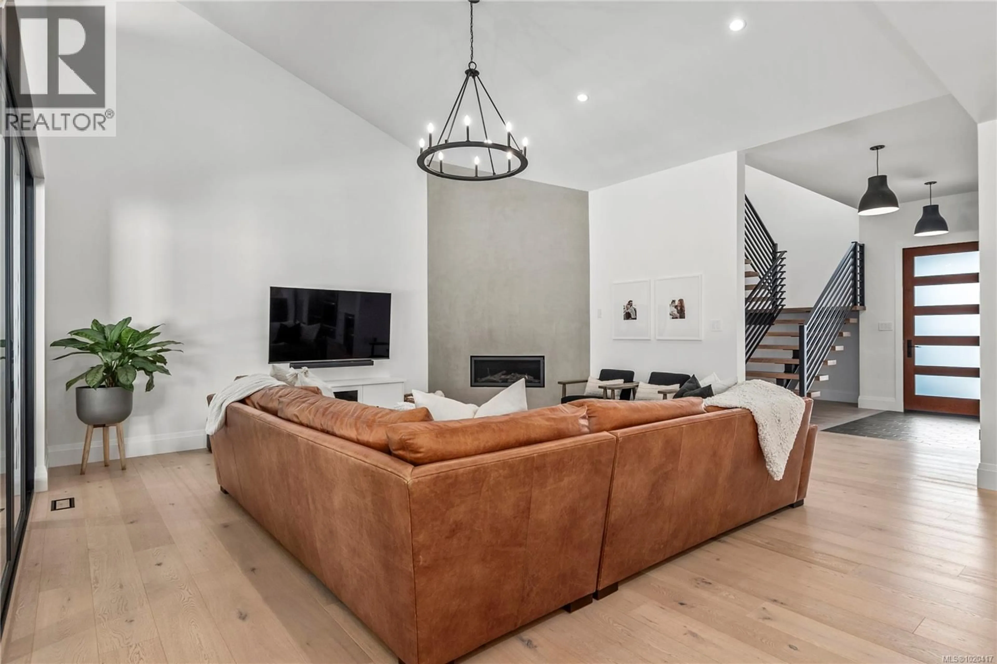 Living room with furniture, unknown for 548 NEBRASKA PLACE, Campbell River British Columbia V9H0E3