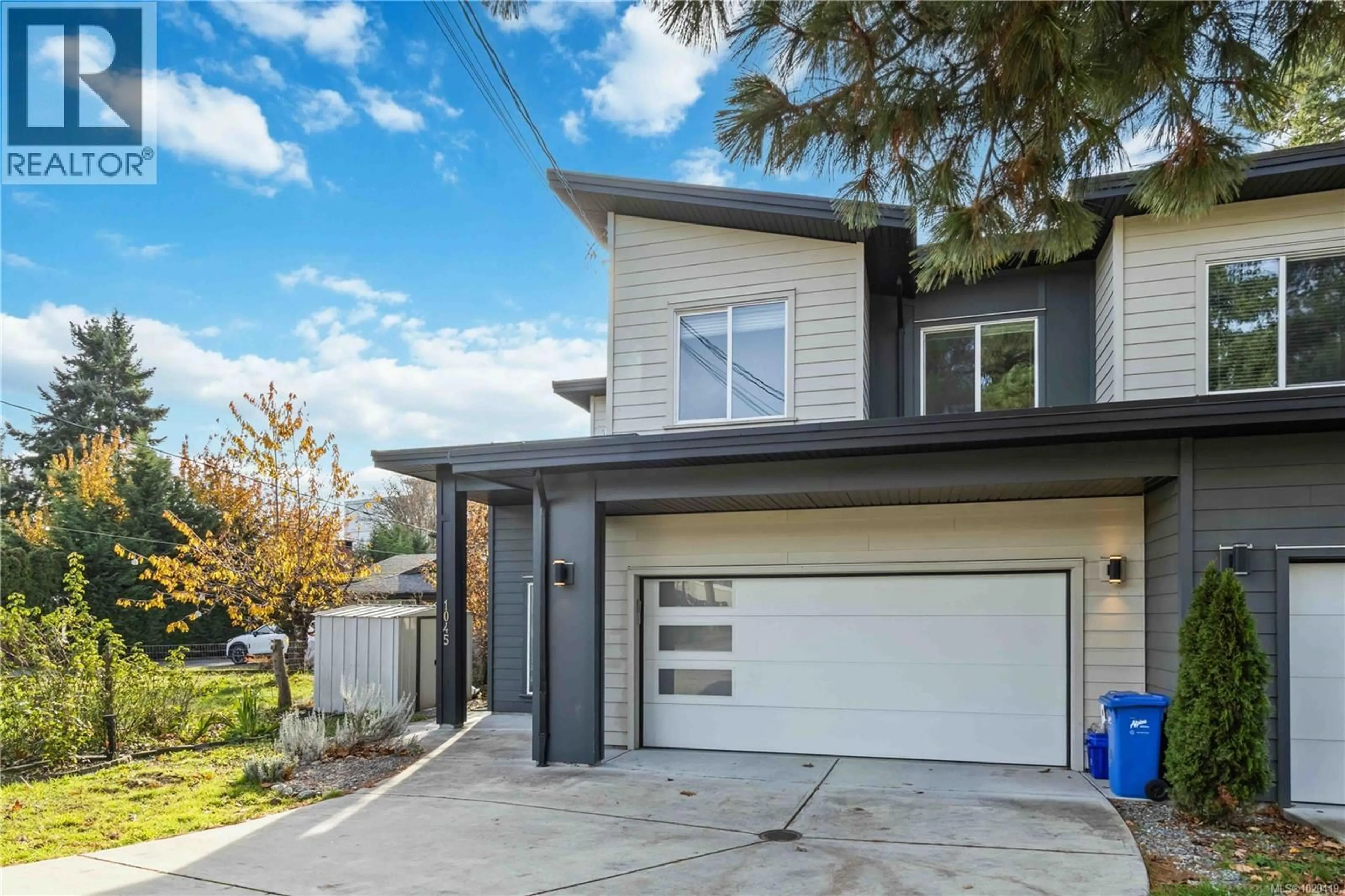 Home with vinyl exterior material, street for 1045 GOLDSTREAM AVENUE, Langford British Columbia V9B2Y6