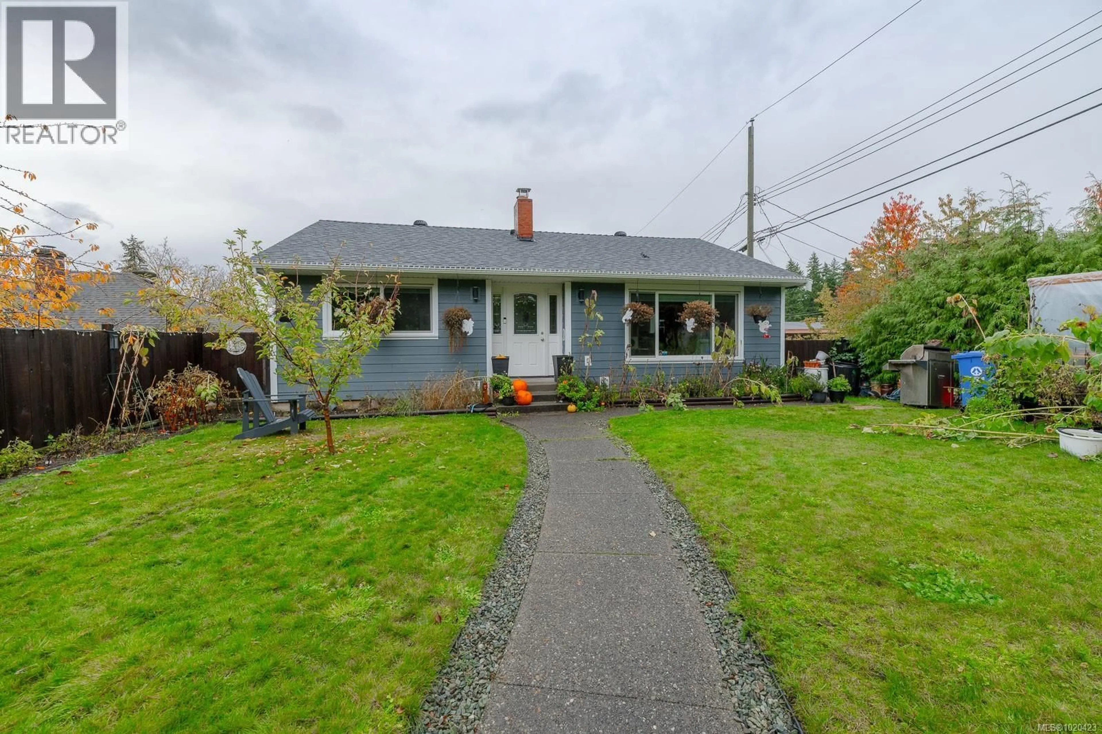 A pic from outside/outdoor area/front of a property/back of a property/a pic from drone, street for 4359 NORTH CRESCENT, Port Alberni British Columbia V9Y3C1