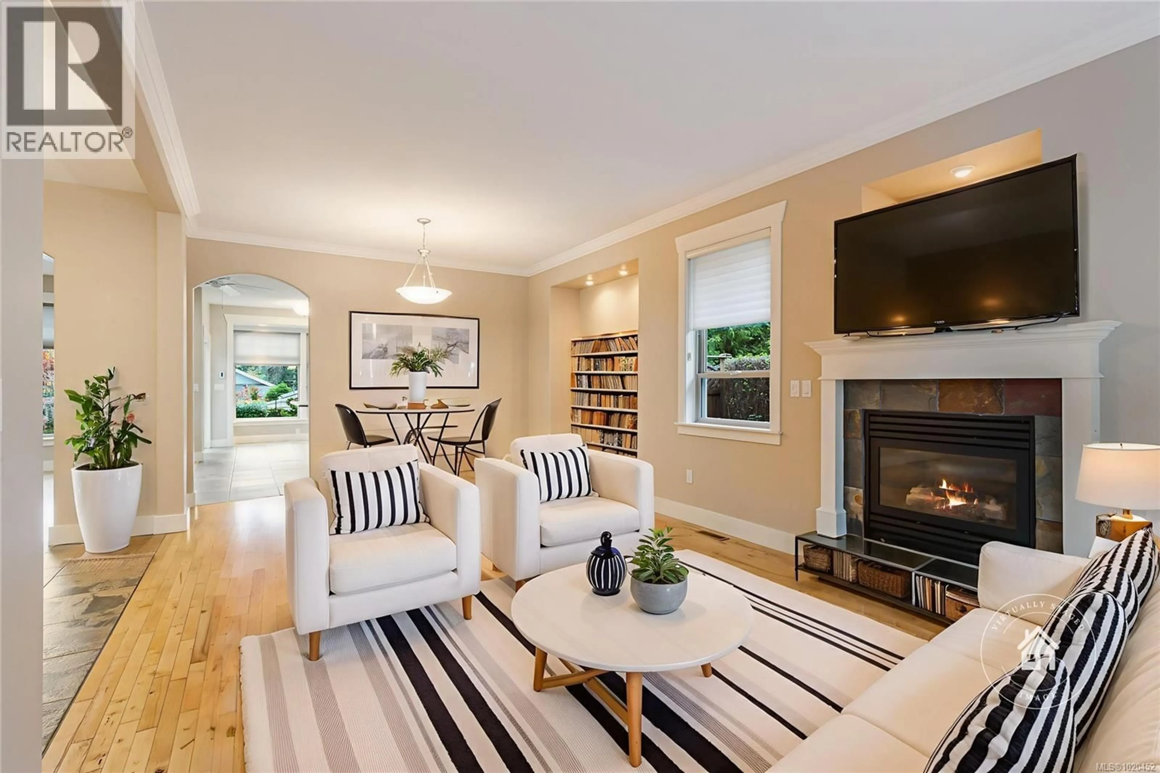 Living room with furniture, unknown for 345 DORSET ROAD, Qualicum Beach British Columbia V9K1H5