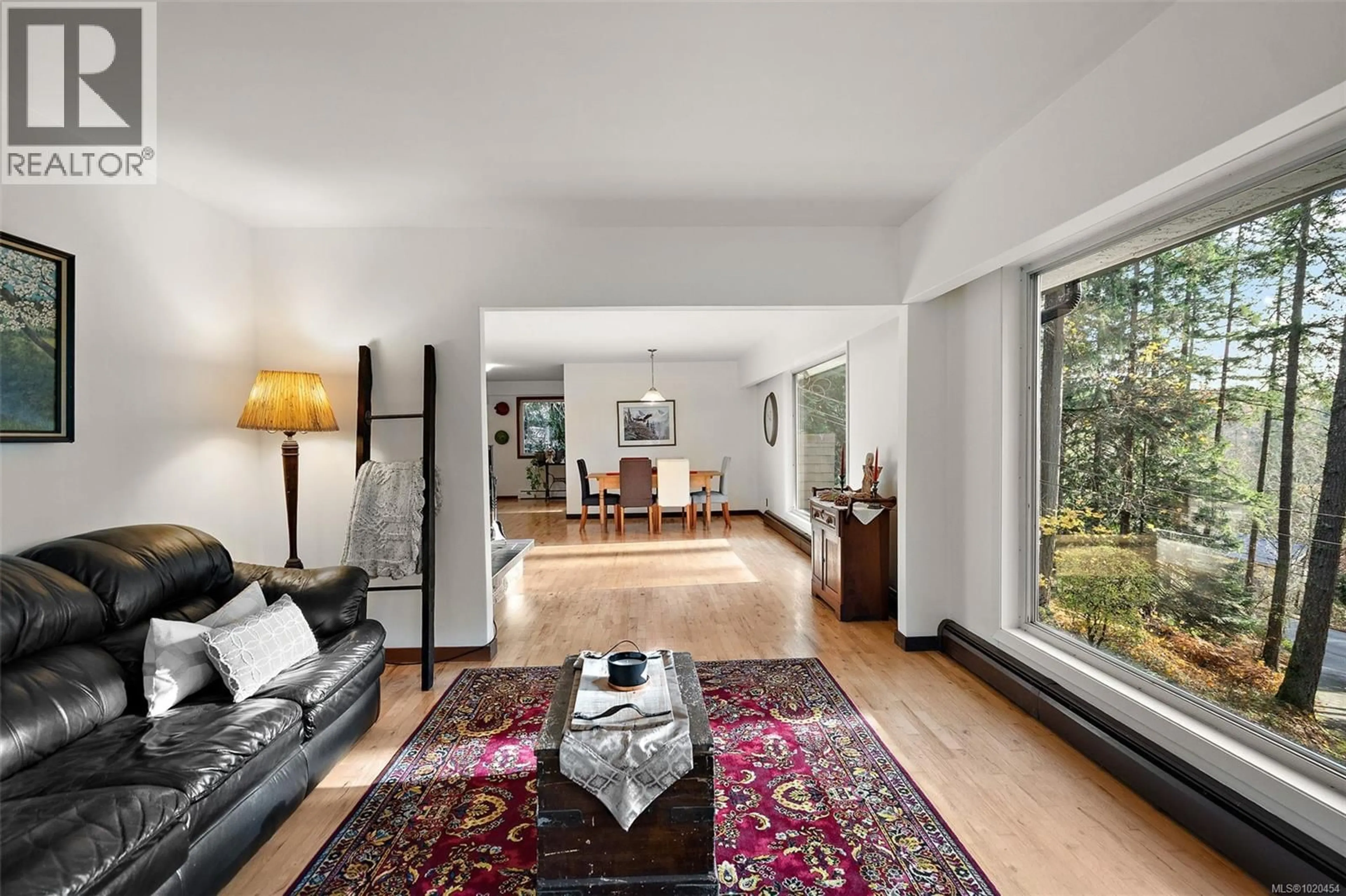 Indoor foyer for 1186 LAUREL ROAD, North Saanich British Columbia V8L5K8